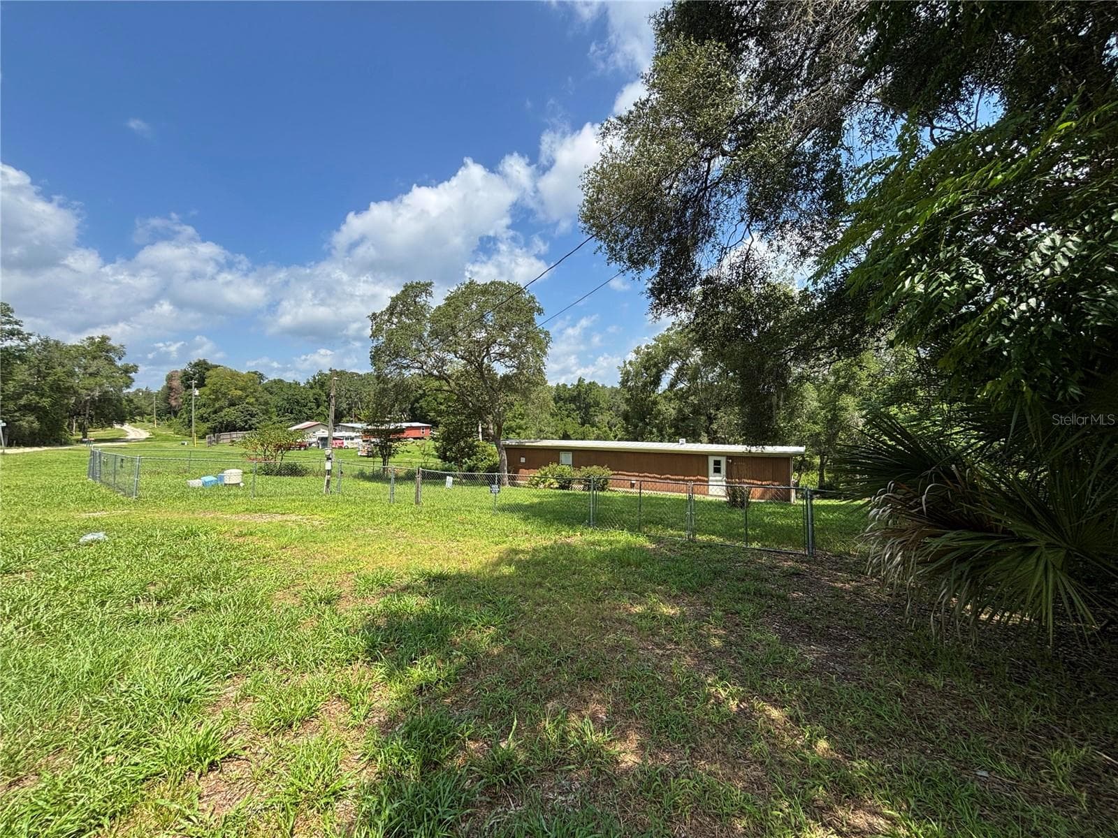 Far View Front - 18225 SE 22ND PL, SILVER SPRINGS
