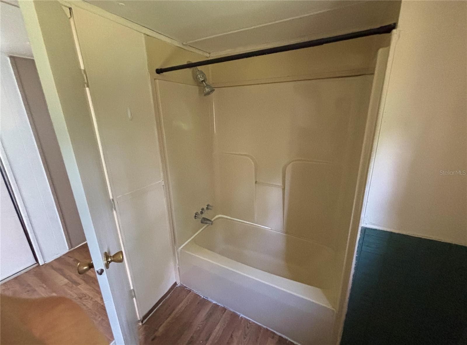 Bathroom - 18225 SE 22ND PL, SILVER SPRINGS