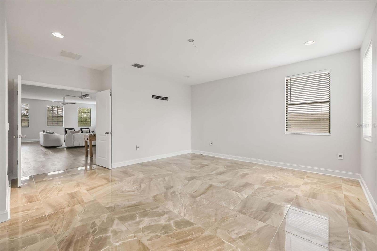 Single Family Residence at 17112 GUILFORD CT, ORLANDO, photo 17 of 36