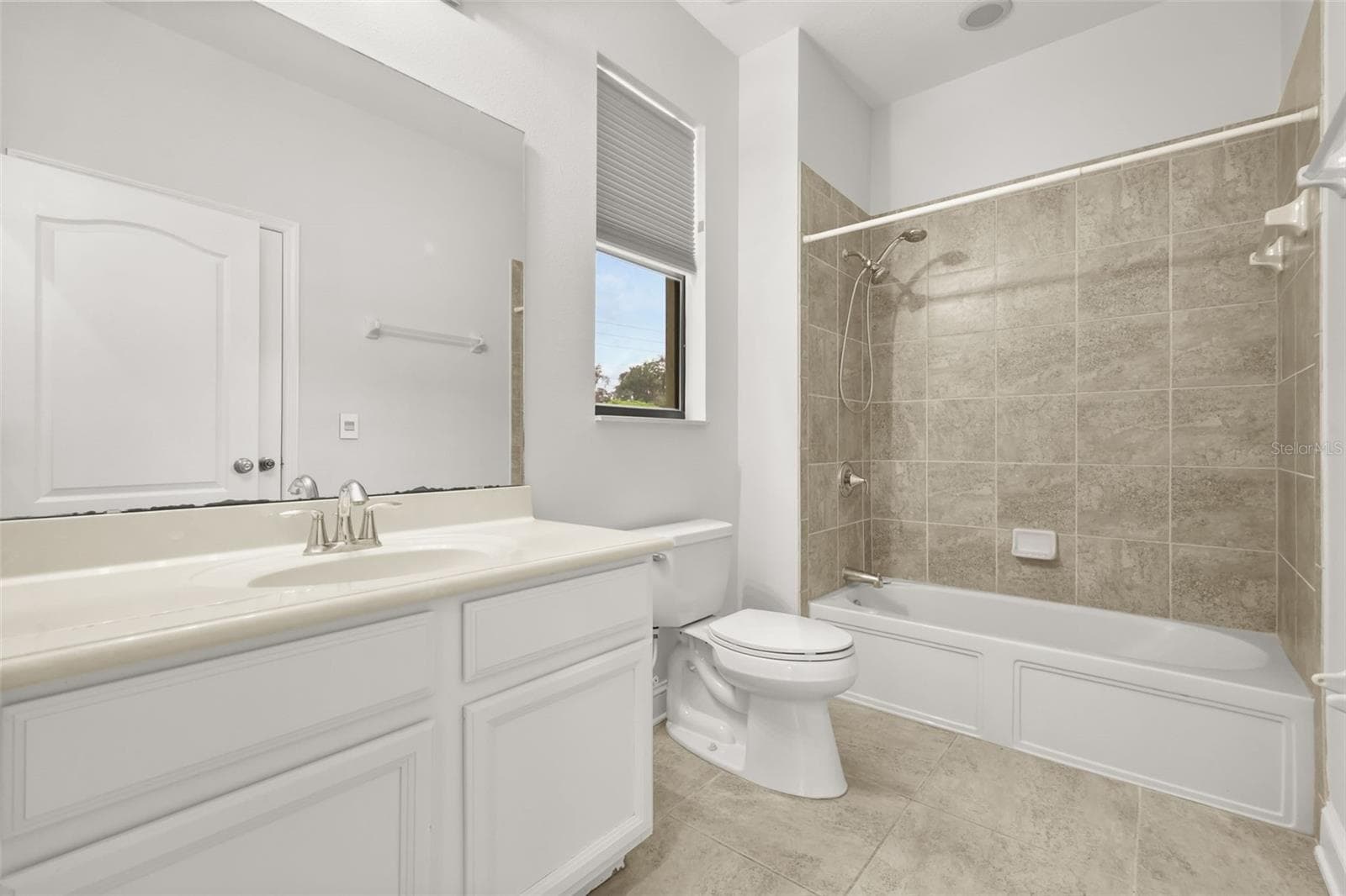 Single Family Residence at 17112 GUILFORD CT, ORLANDO, photo 20 of 36