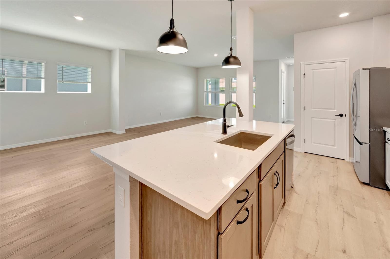Kitchen - 630 KINGSWOOD CT, BRADENTON
