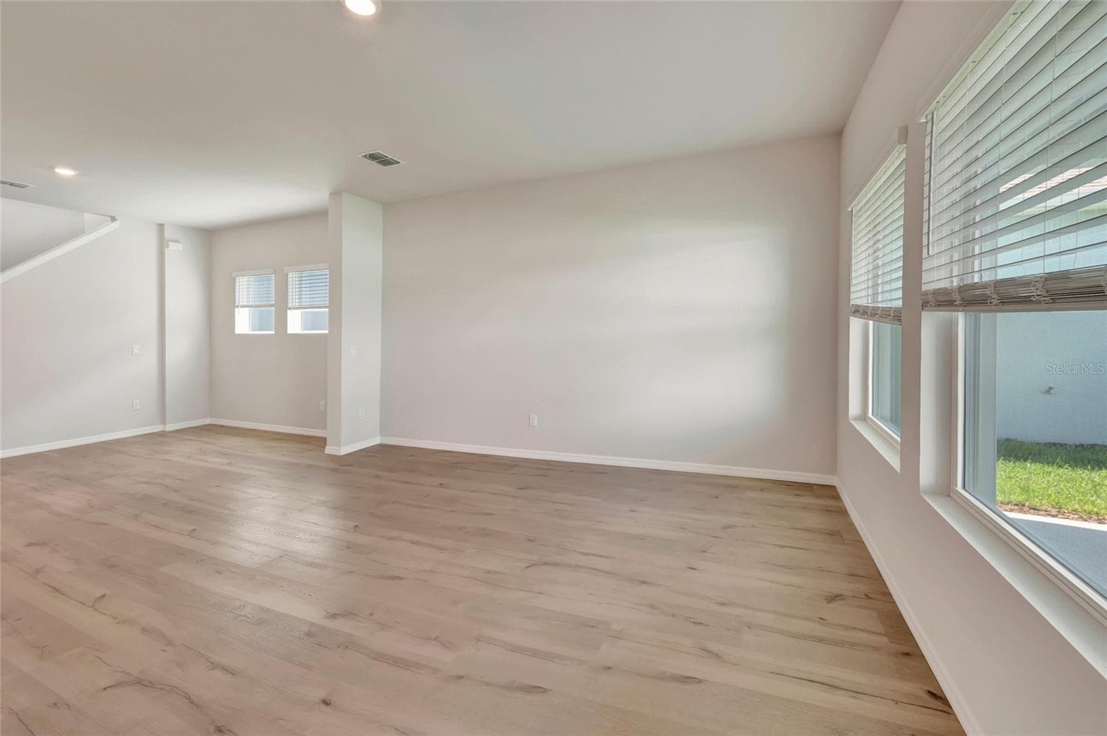 Family Room - 630 KINGSWOOD CT, BRADENTON