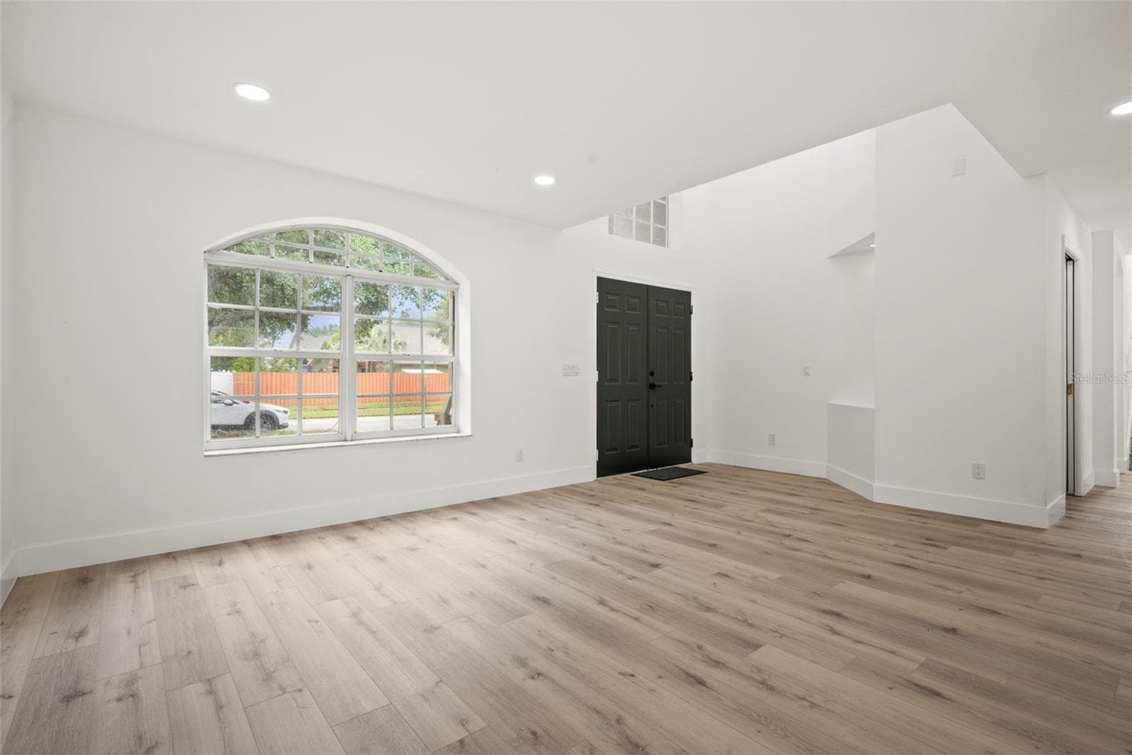 Single Family Residence at 10224 MERRIMAC MANOR DR, RIVERVIEW, photo 8 of 39