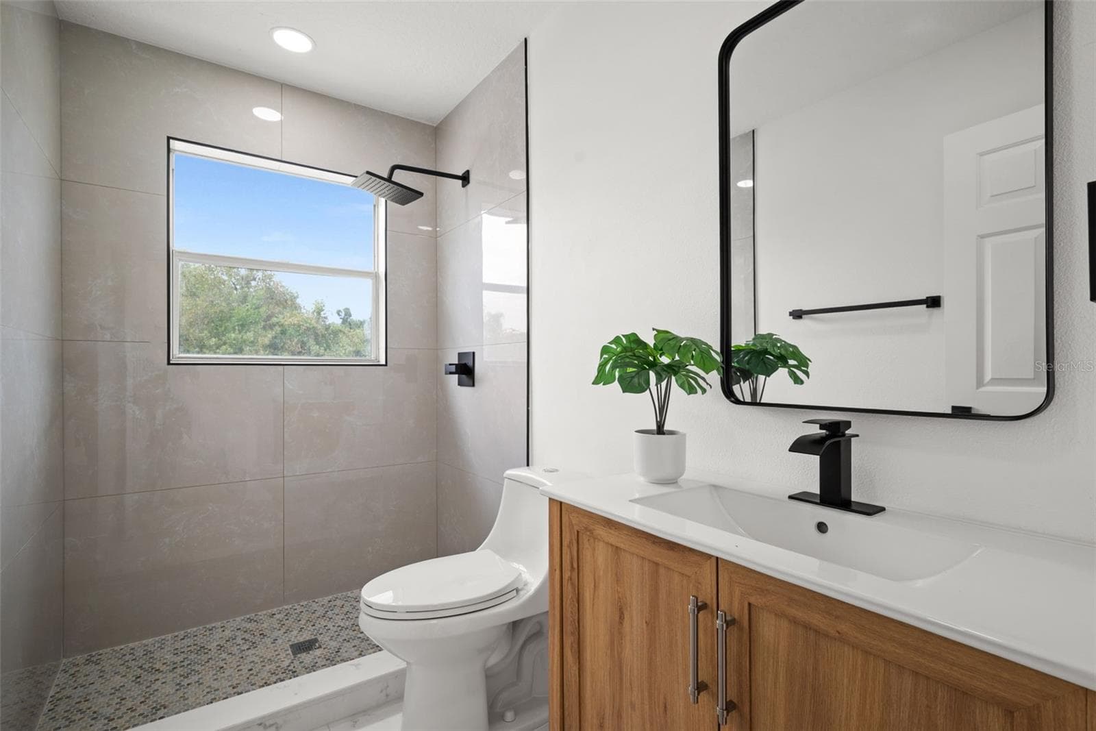 Single Family Residence at 10224 MERRIMAC MANOR DR, RIVERVIEW, photo 24 of 39