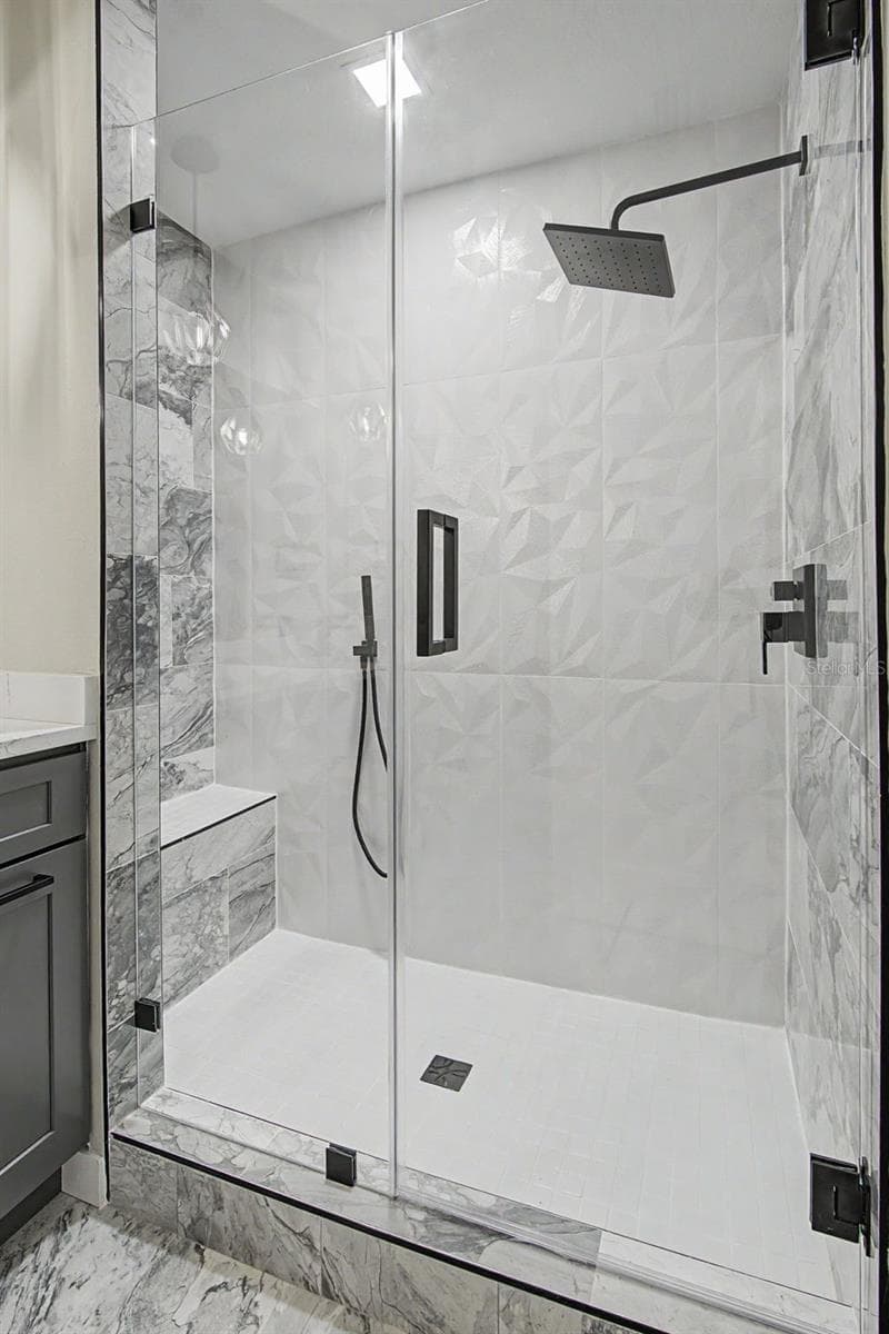Master Bath - 728 SPANISH MAIN DR, APOLLO BEACH