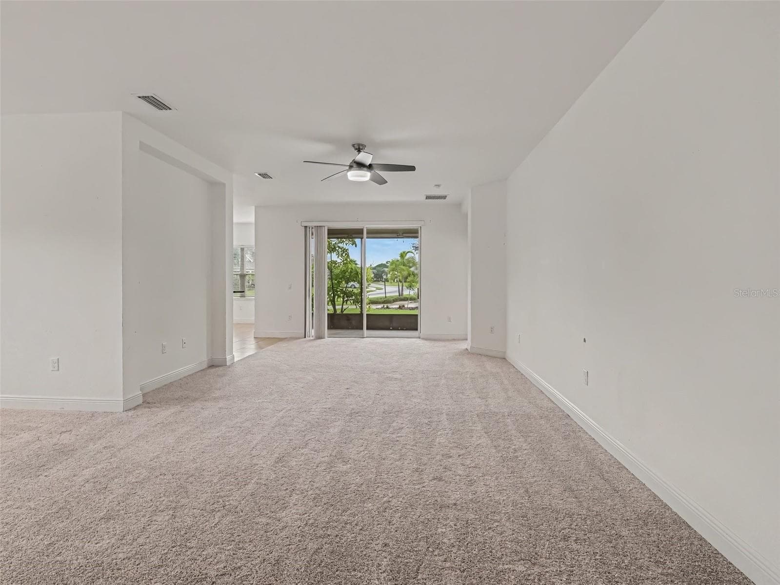 Single Family Residence at 7521 RIDGELAKE CIR, BRADENTON, photo 4 of 29