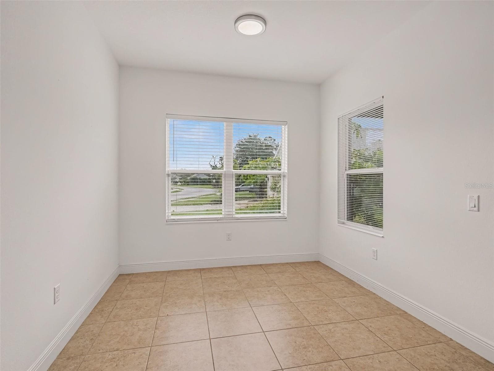 Single Family Residence at 7521 RIDGELAKE CIR, BRADENTON, photo 11 of 29