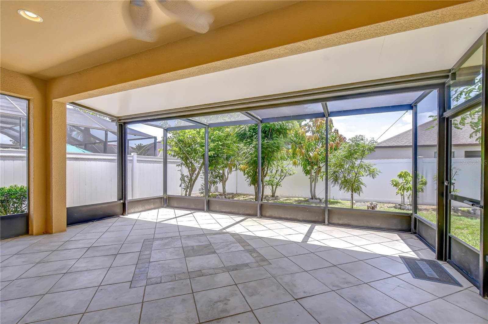 Single Family Residence at 8443 WHITE POPLAR DR, RIVERVIEW, photo 69 of 105