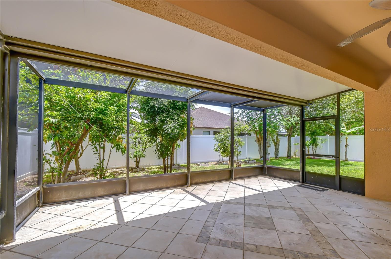 Single Family Residence at 8443 WHITE POPLAR DR, RIVERVIEW, photo 67 of 105