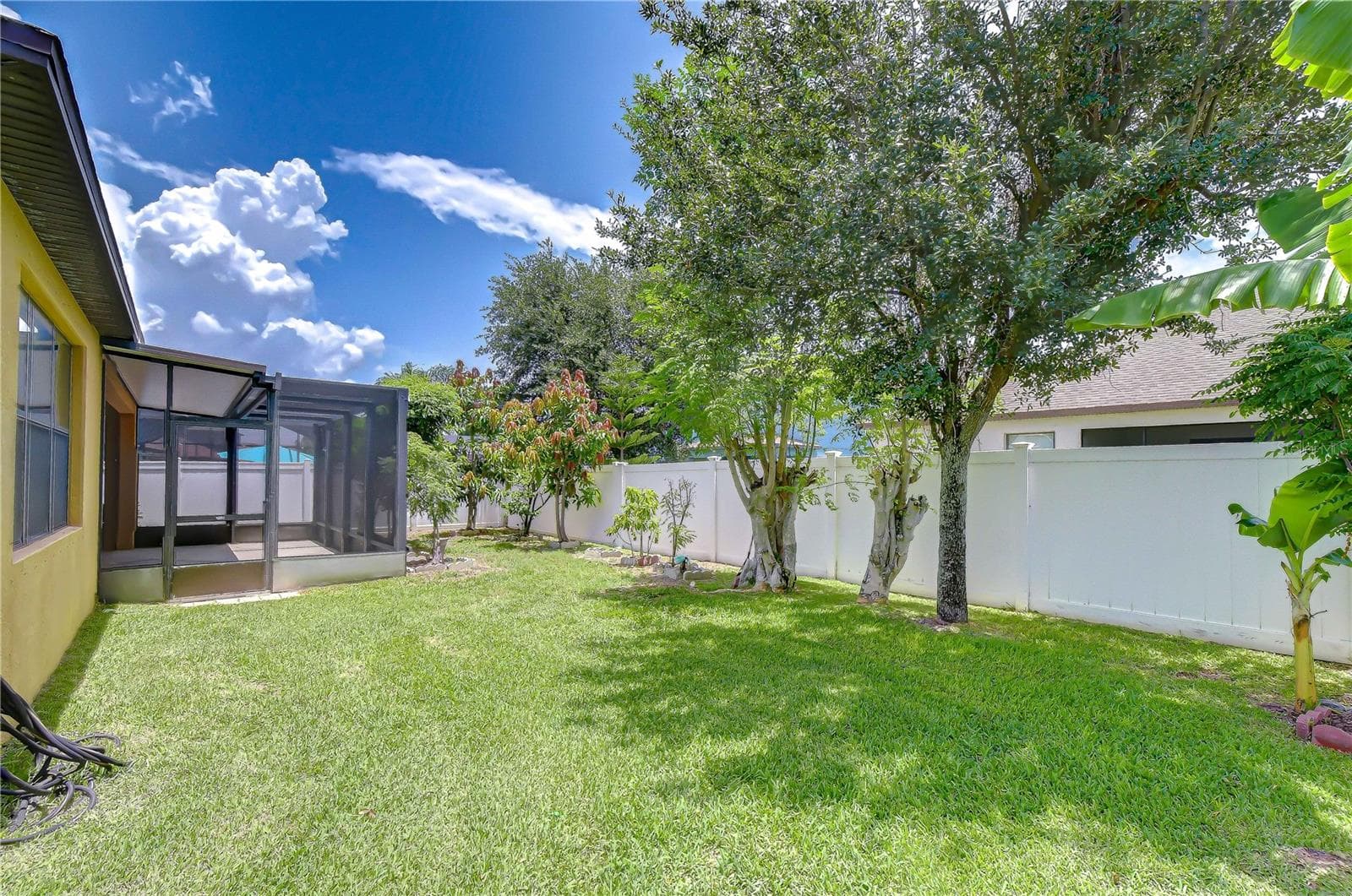 Single Family Residence at 8443 WHITE POPLAR DR, RIVERVIEW, photo 78 of 105