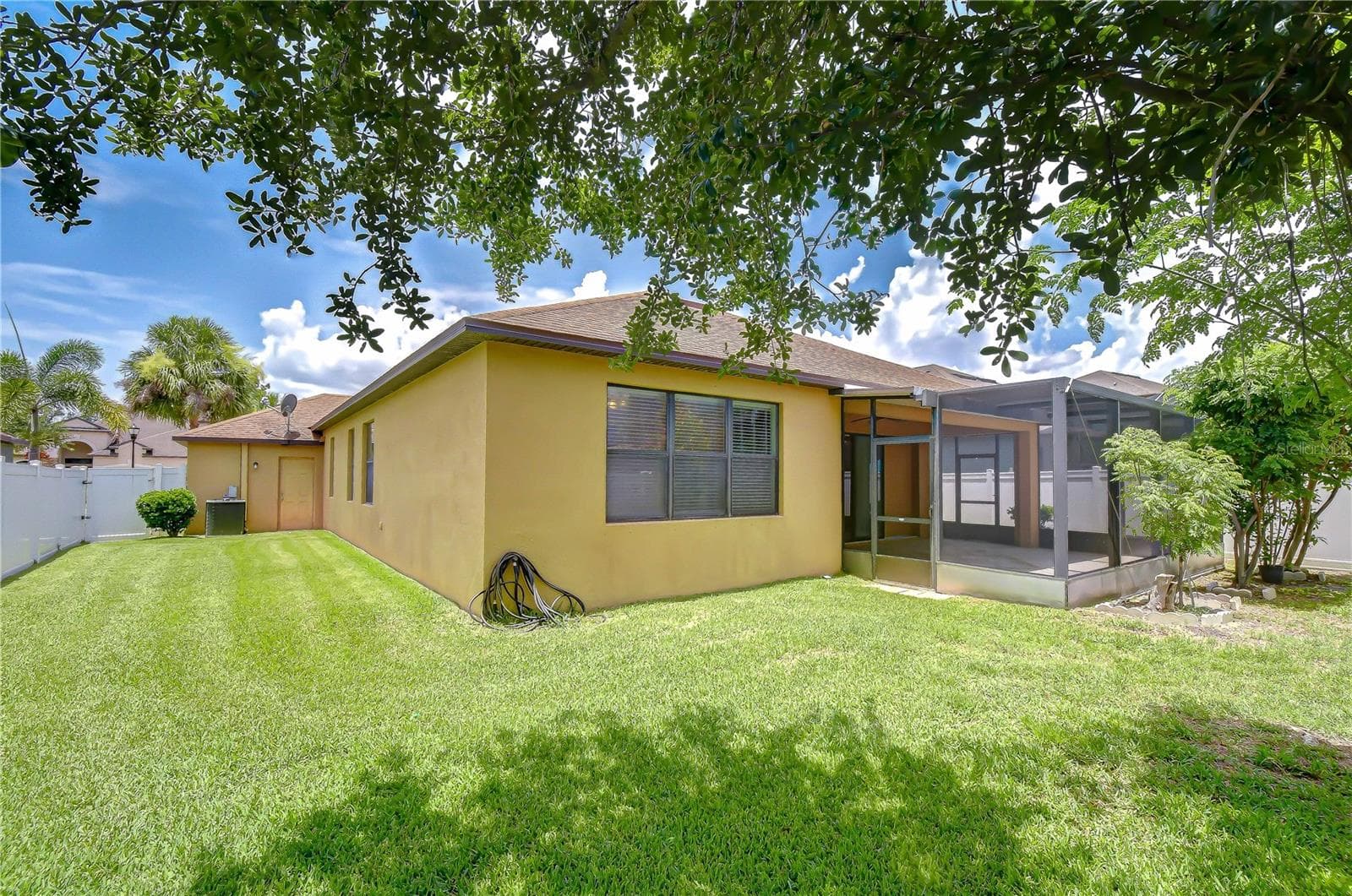 Single Family Residence at 8443 WHITE POPLAR DR, RIVERVIEW, photo 74 of 105