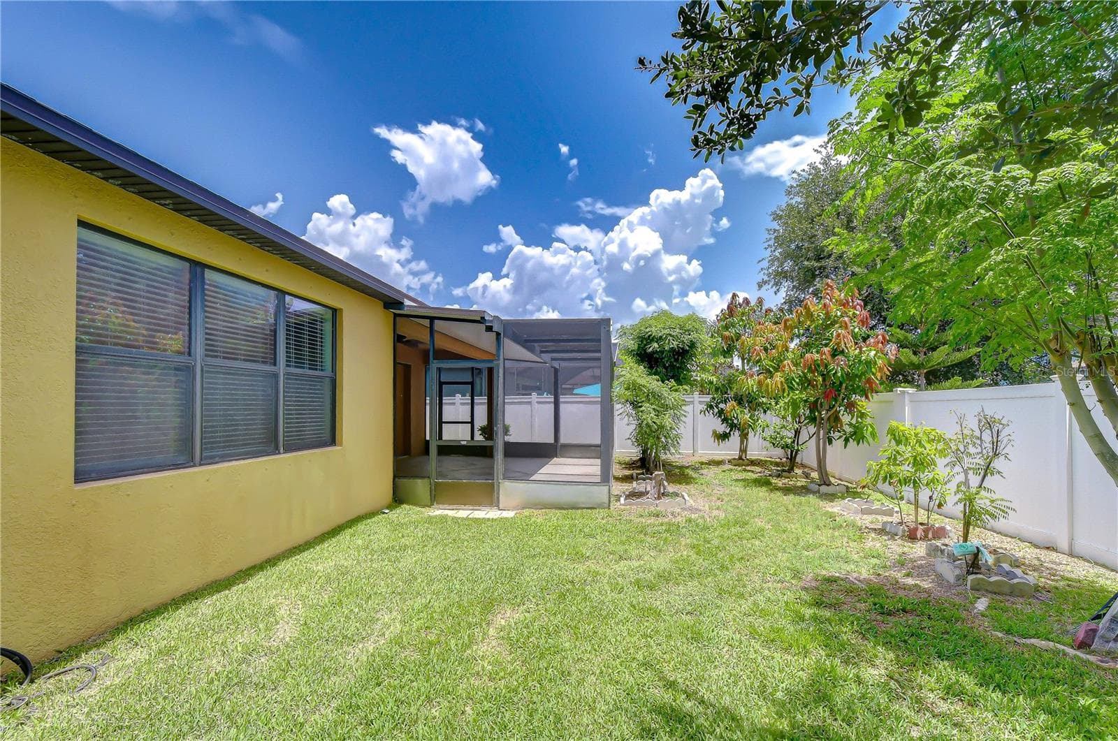Single Family Residence at 8443 WHITE POPLAR DR, RIVERVIEW, photo 79 of 105