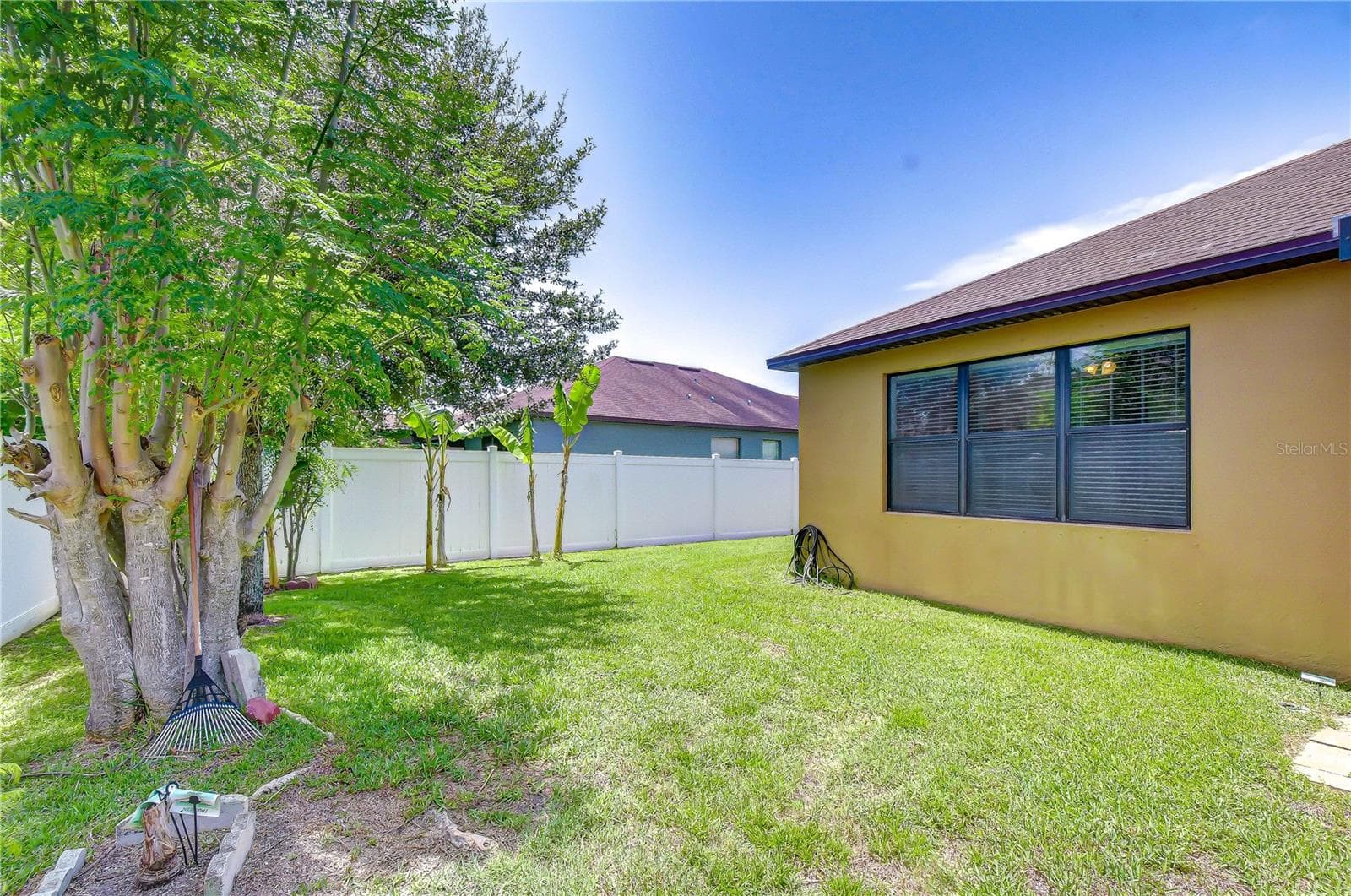 Single Family Residence at 8443 WHITE POPLAR DR, RIVERVIEW, photo 82 of 105