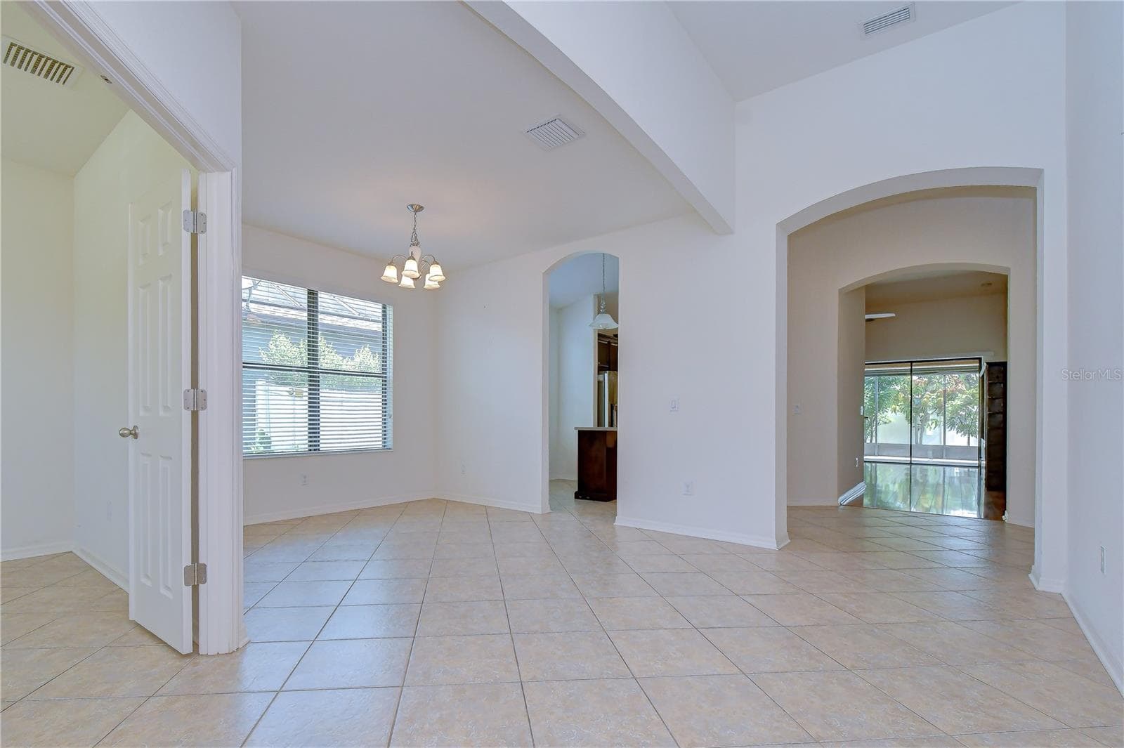 Single Family Residence at 8443 WHITE POPLAR DR, RIVERVIEW, photo 30 of 105