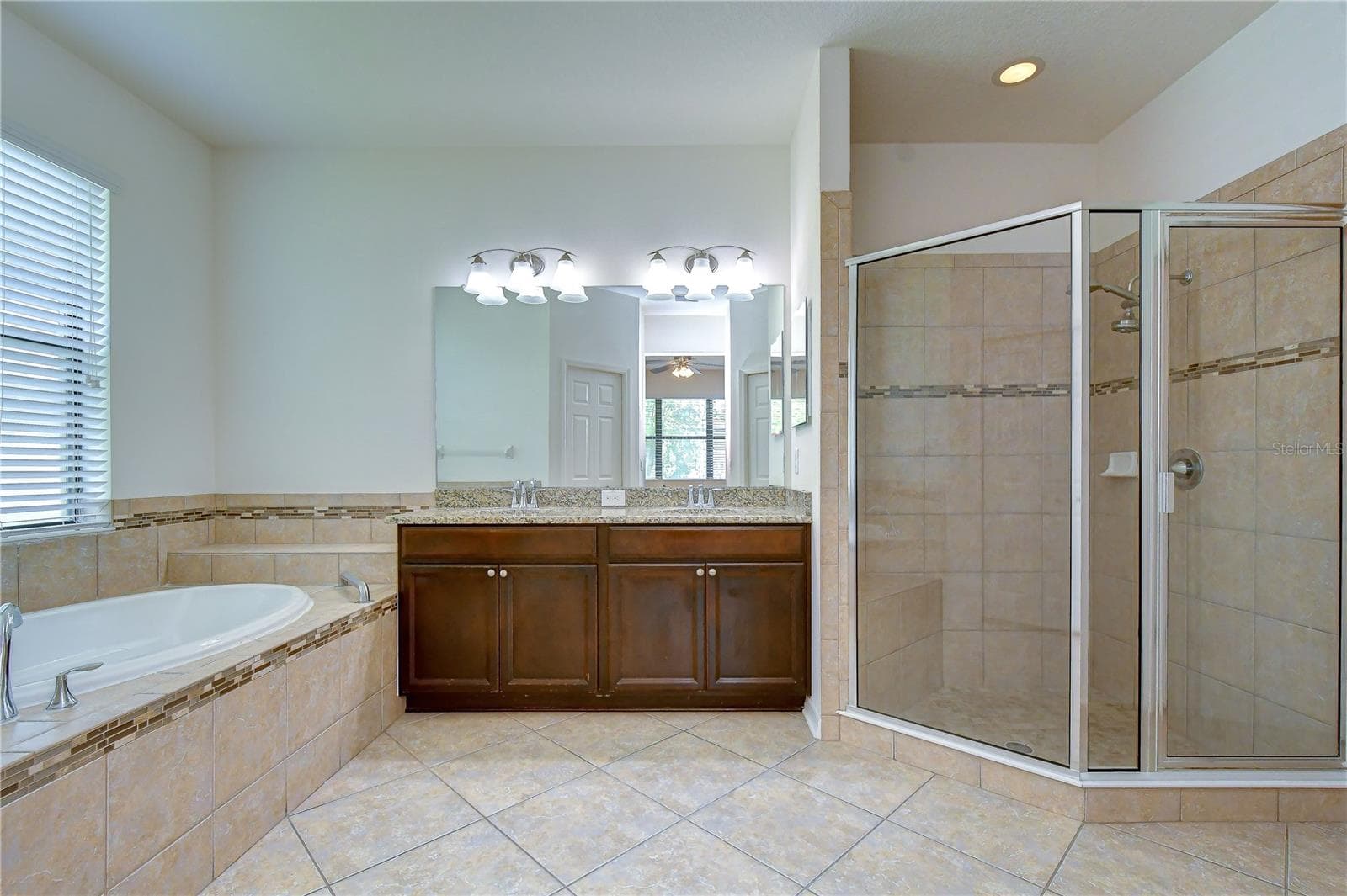 Single Family Residence at 8443 WHITE POPLAR DR, RIVERVIEW, photo 53 of 105