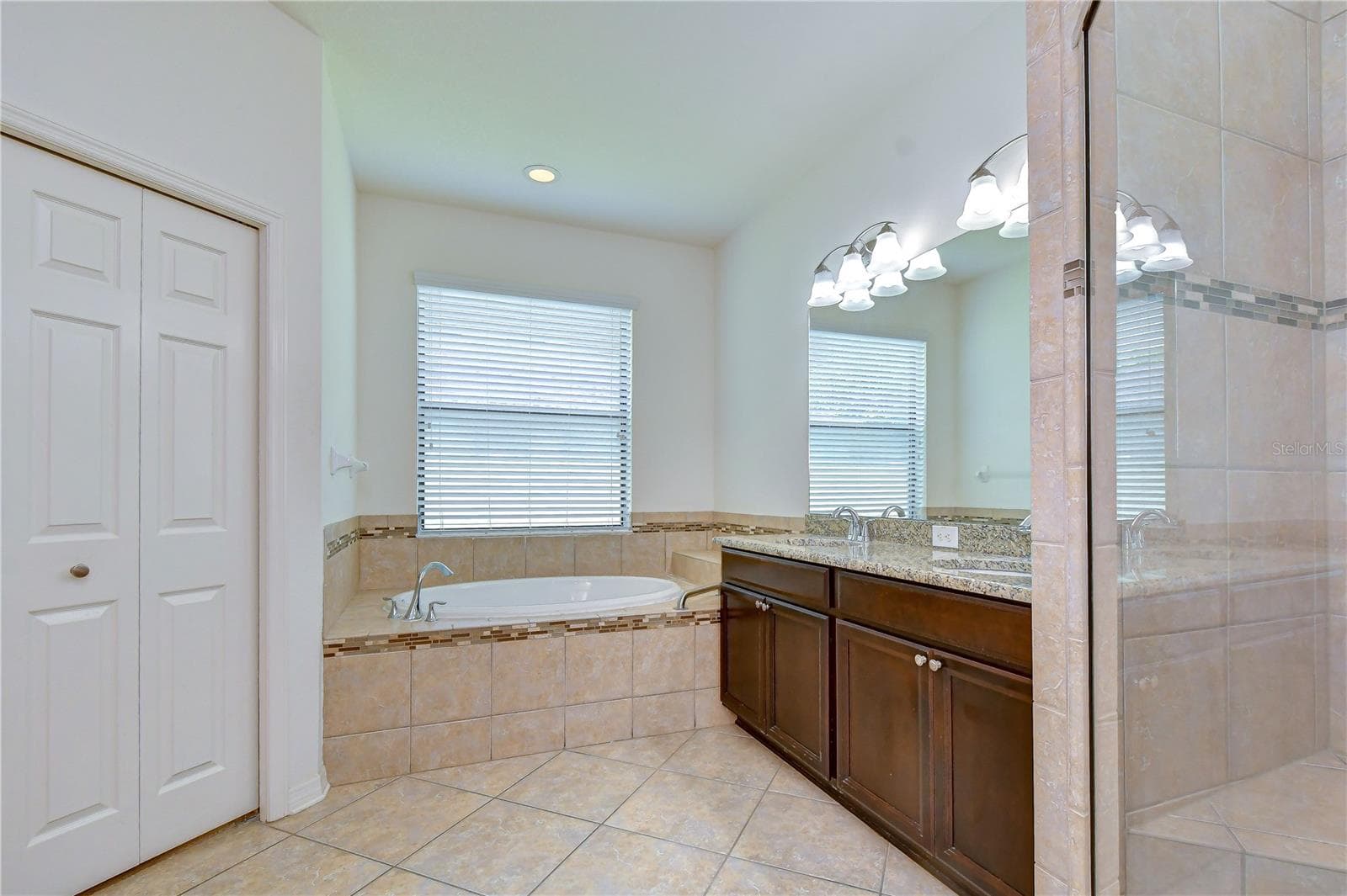 Single Family Residence at 8443 WHITE POPLAR DR, RIVERVIEW, photo 54 of 105