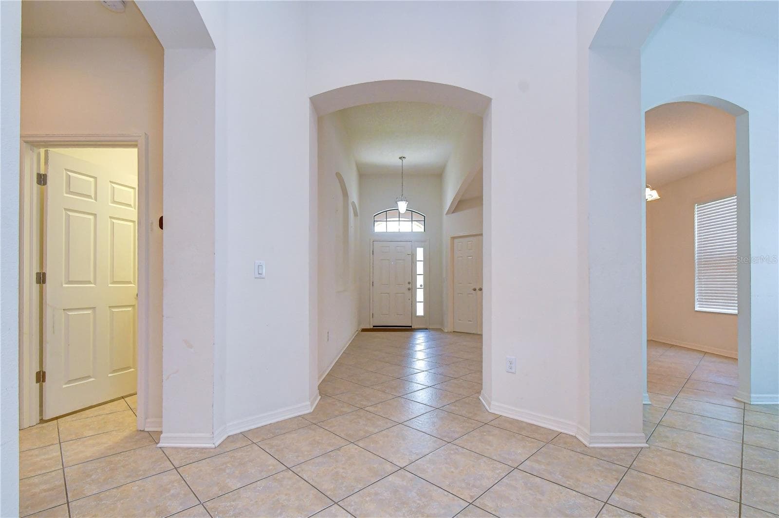 Single Family Residence at 8443 WHITE POPLAR DR, RIVERVIEW, photo 59 of 105