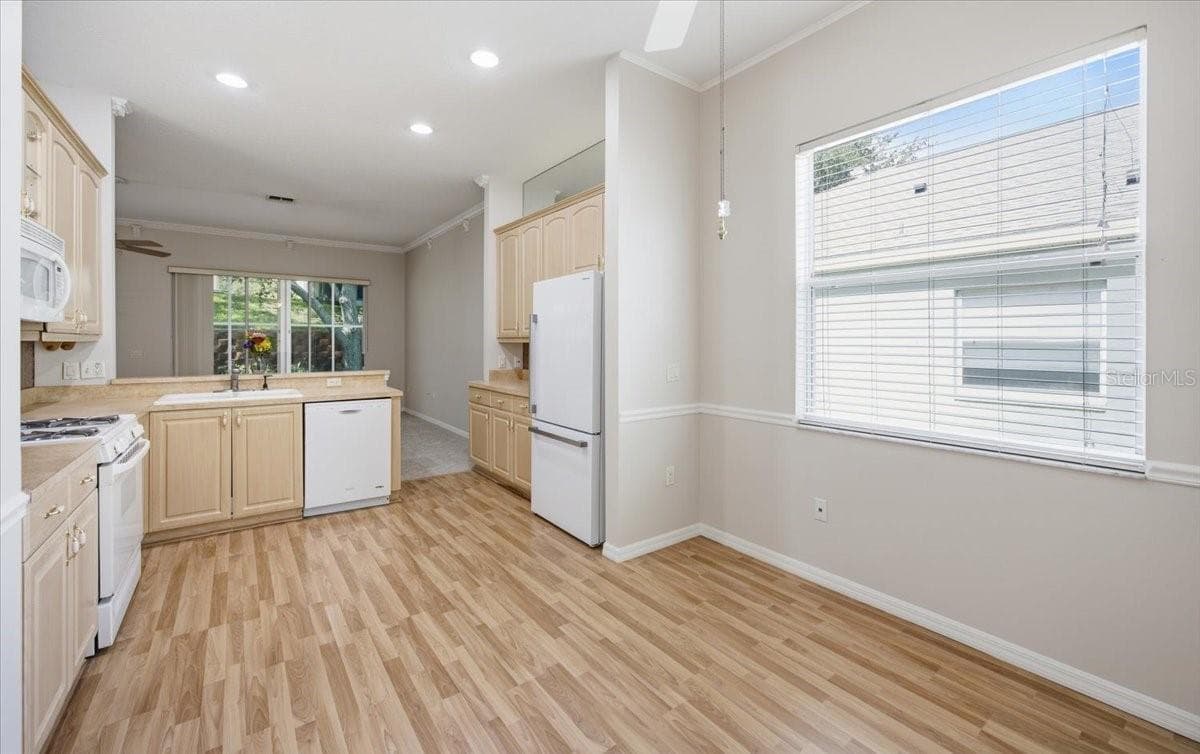 Kitchen - 794 WOLF CREEK ST, CLERMONT