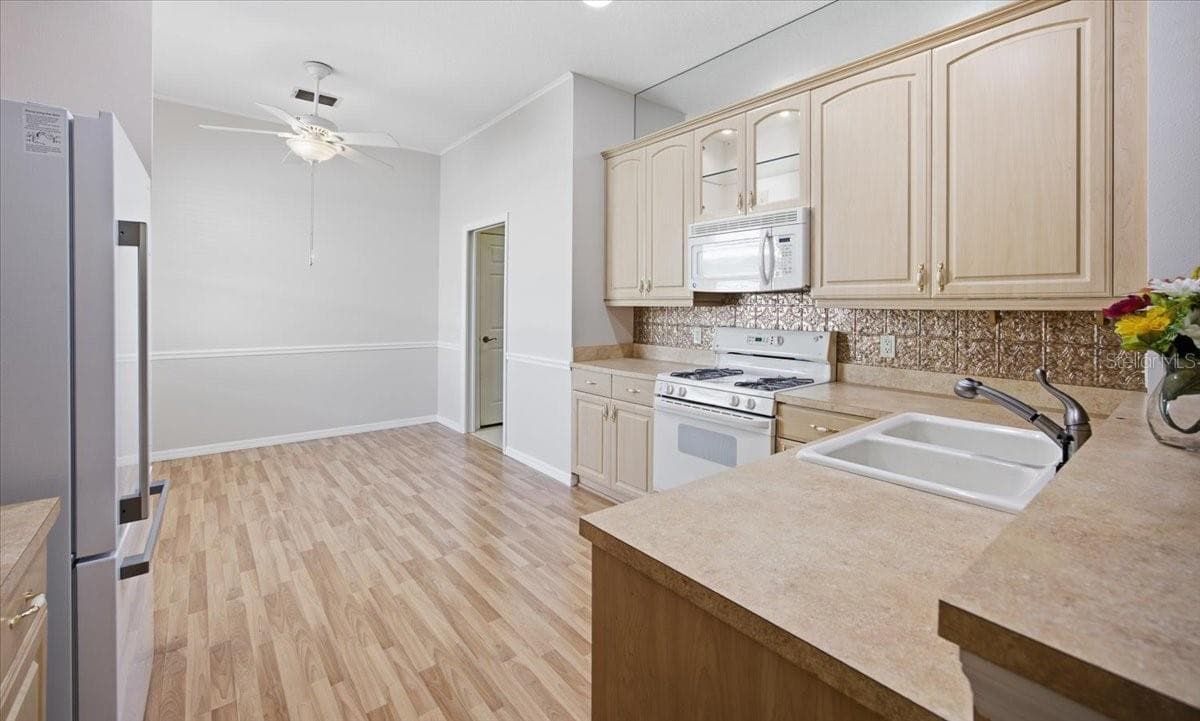 Kitchen - 794 WOLF CREEK ST, CLERMONT