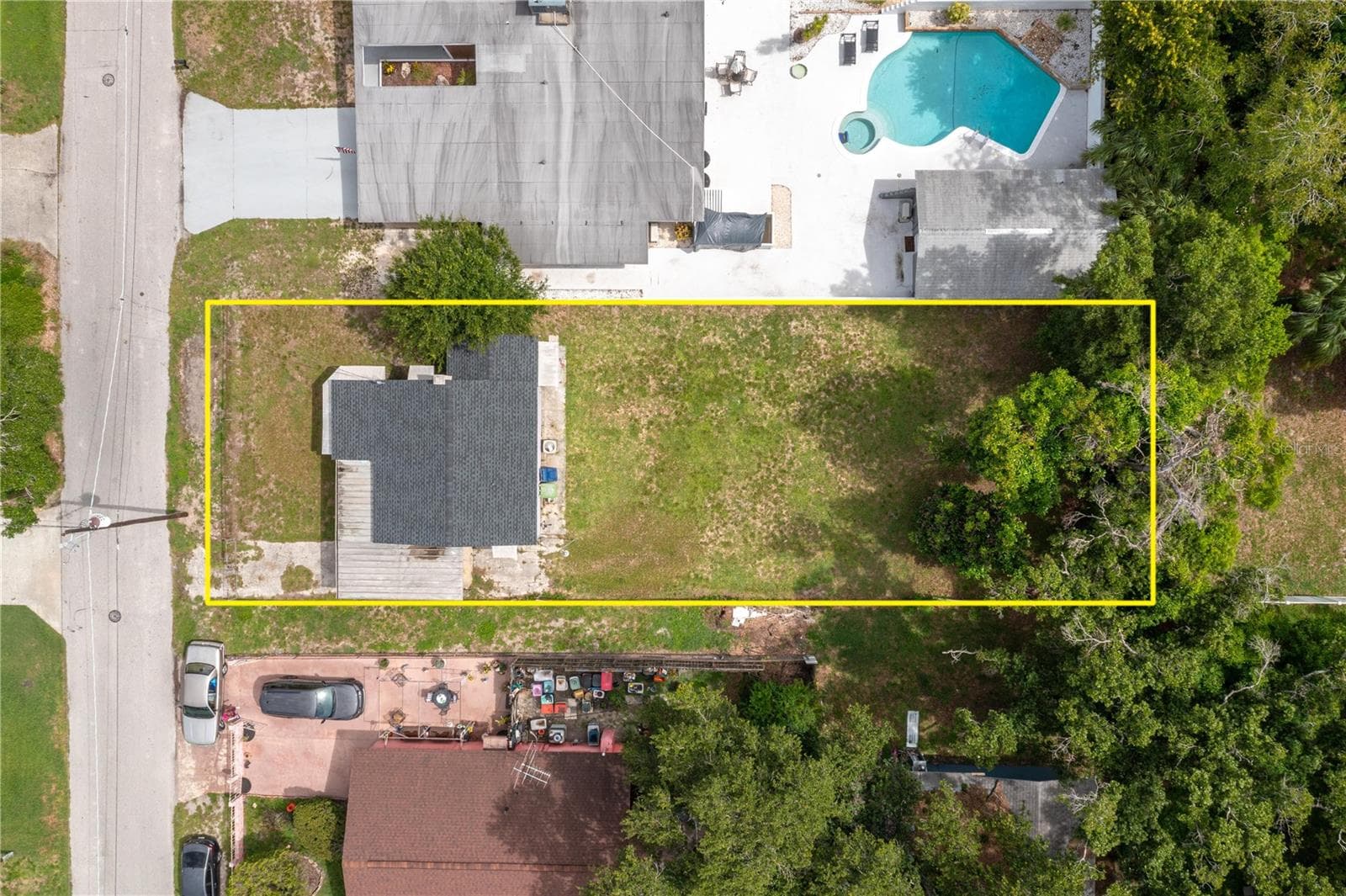 Single Family Residence at 3905 N CLEARFIELD AVE, TAMPA, photo 4 of 28
