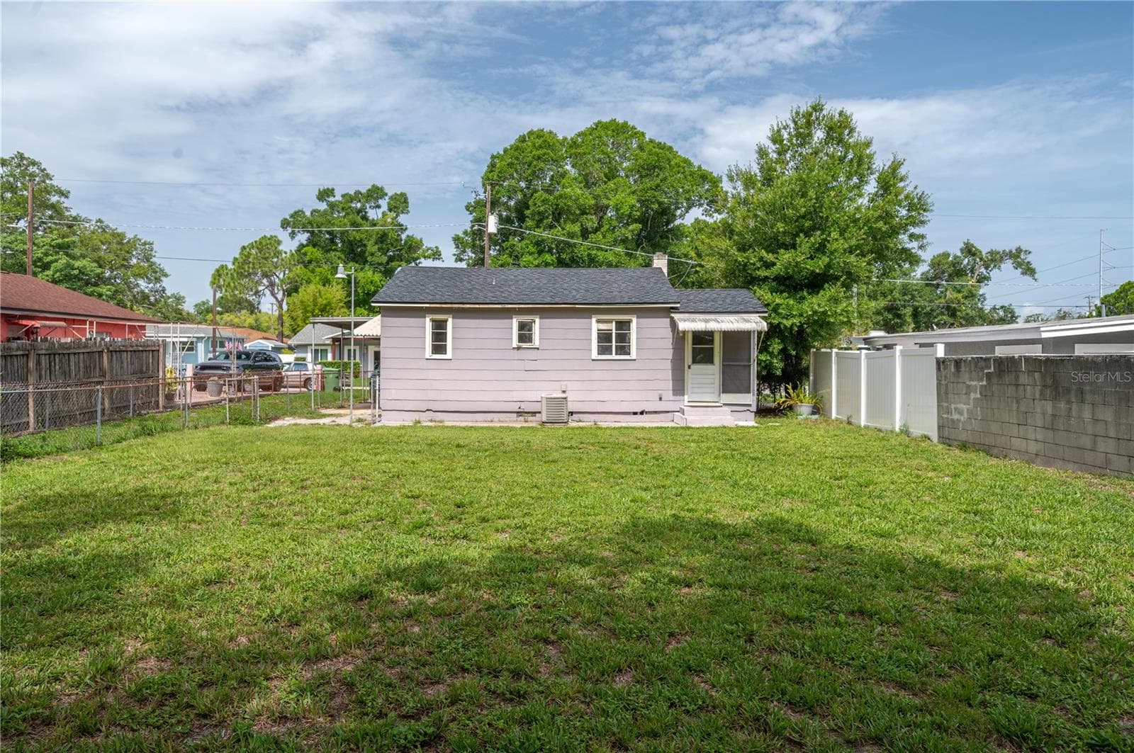 Single Family Residence at 3905 N CLEARFIELD AVE, TAMPA, photo 5 of 28