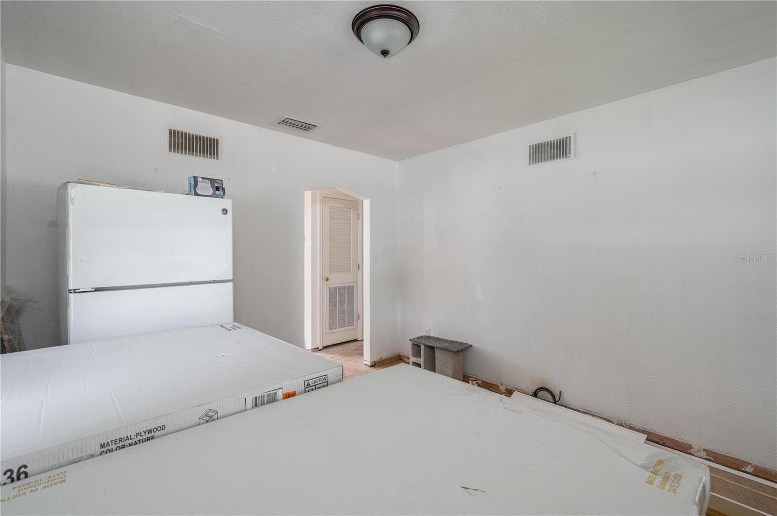 Single Family Residence at 3905 N CLEARFIELD AVE, TAMPA, photo 10 of 28