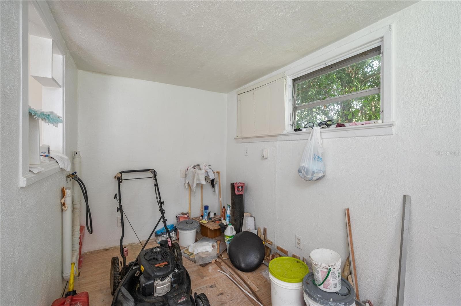 Single Family Residence at 3905 N CLEARFIELD AVE, TAMPA, photo 16 of 28