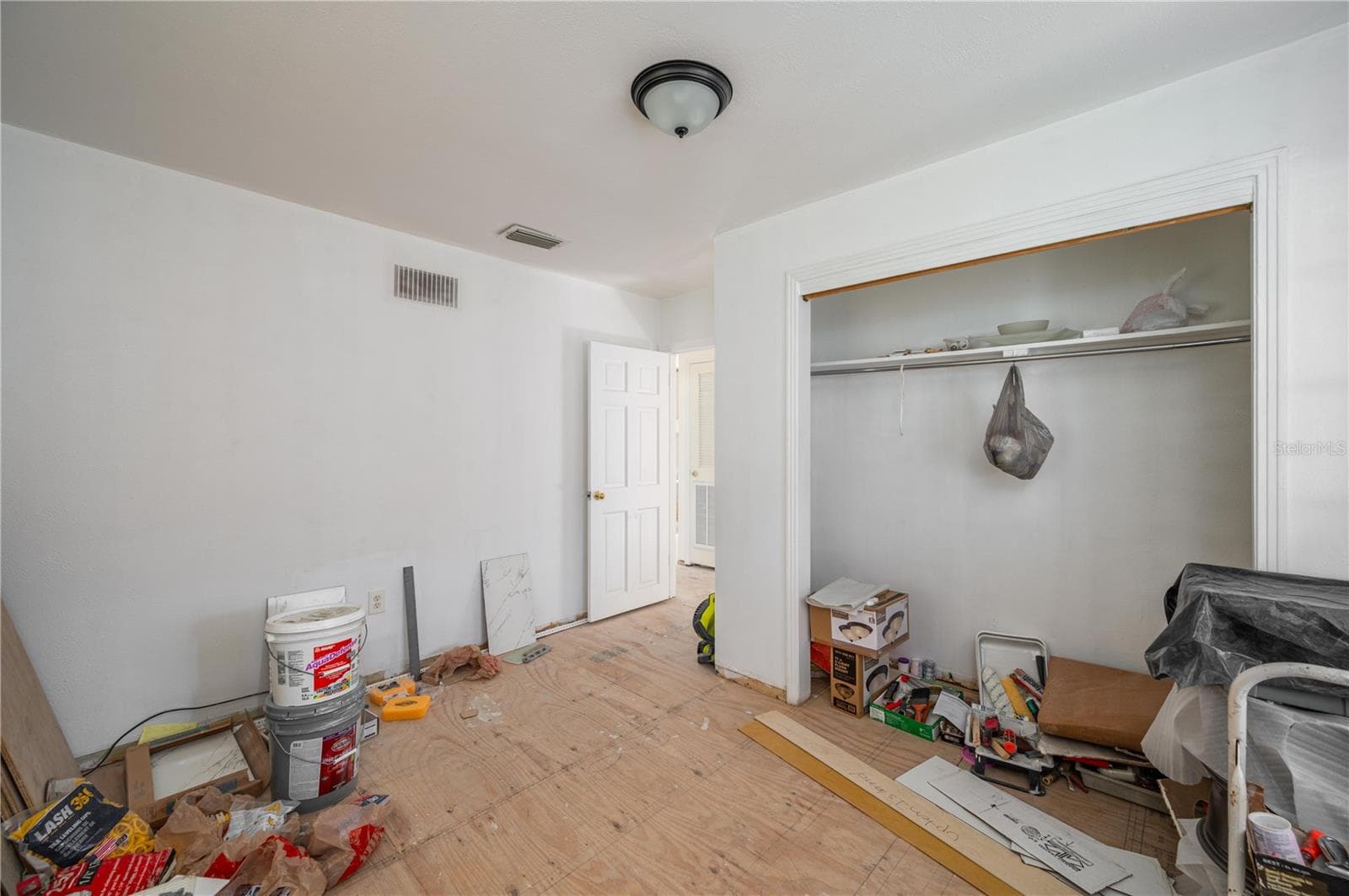 Single Family Residence at 3905 N CLEARFIELD AVE, TAMPA, photo 25 of 28