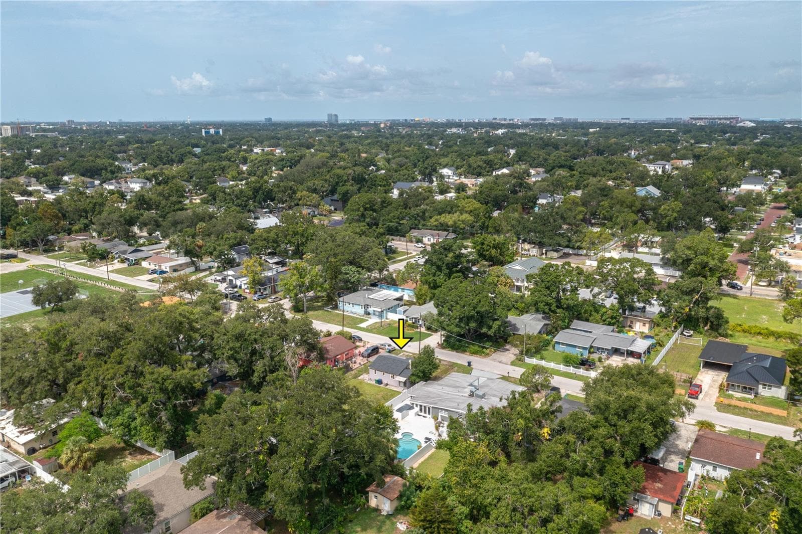 Single Family Residence at 3905 N CLEARFIELD AVE, TAMPA, photo 27 of 28