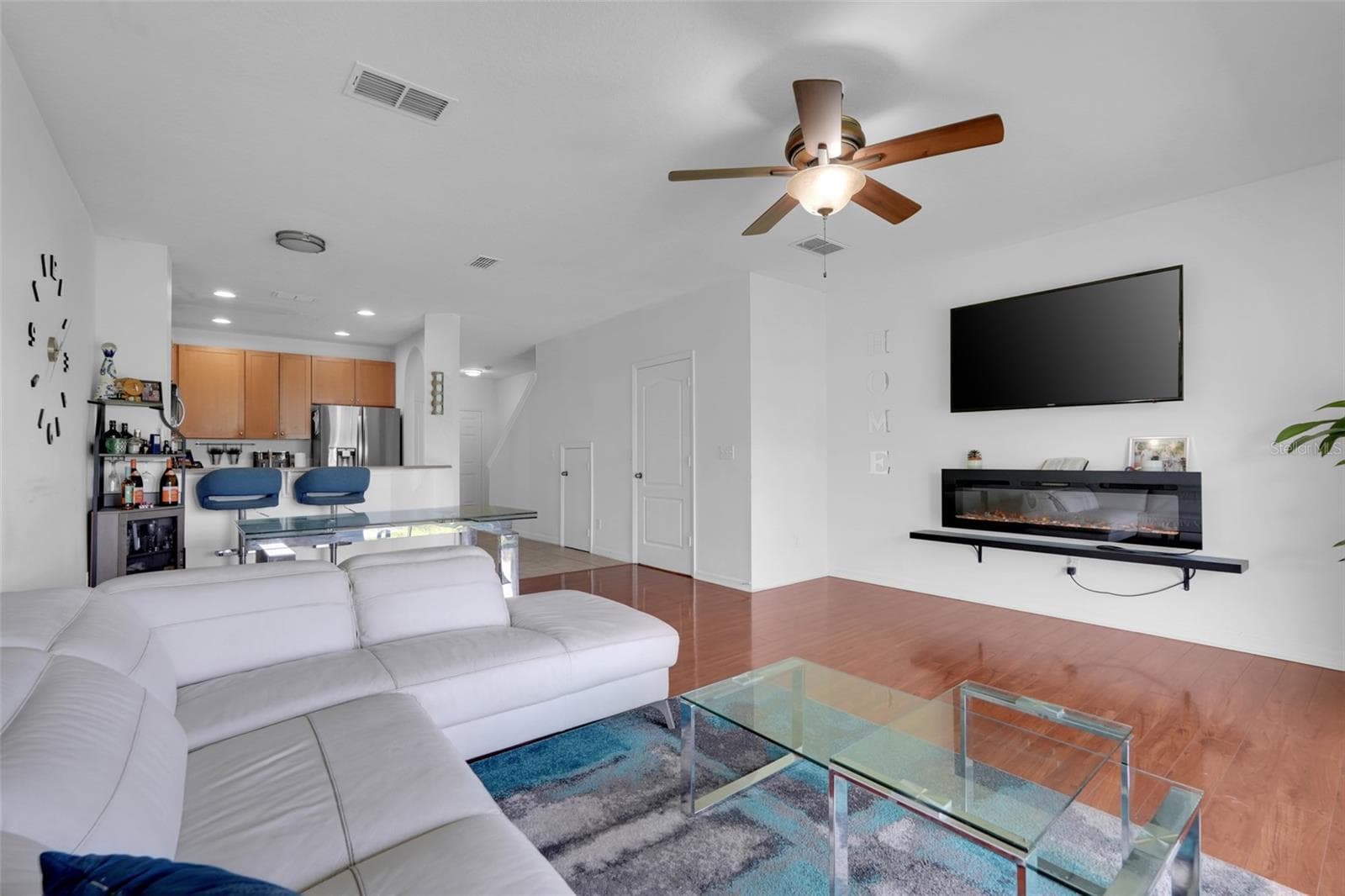 Townhouse at 9408 FLOWERING COTTONWOOD RD, ORLANDO, photo 13 of 47