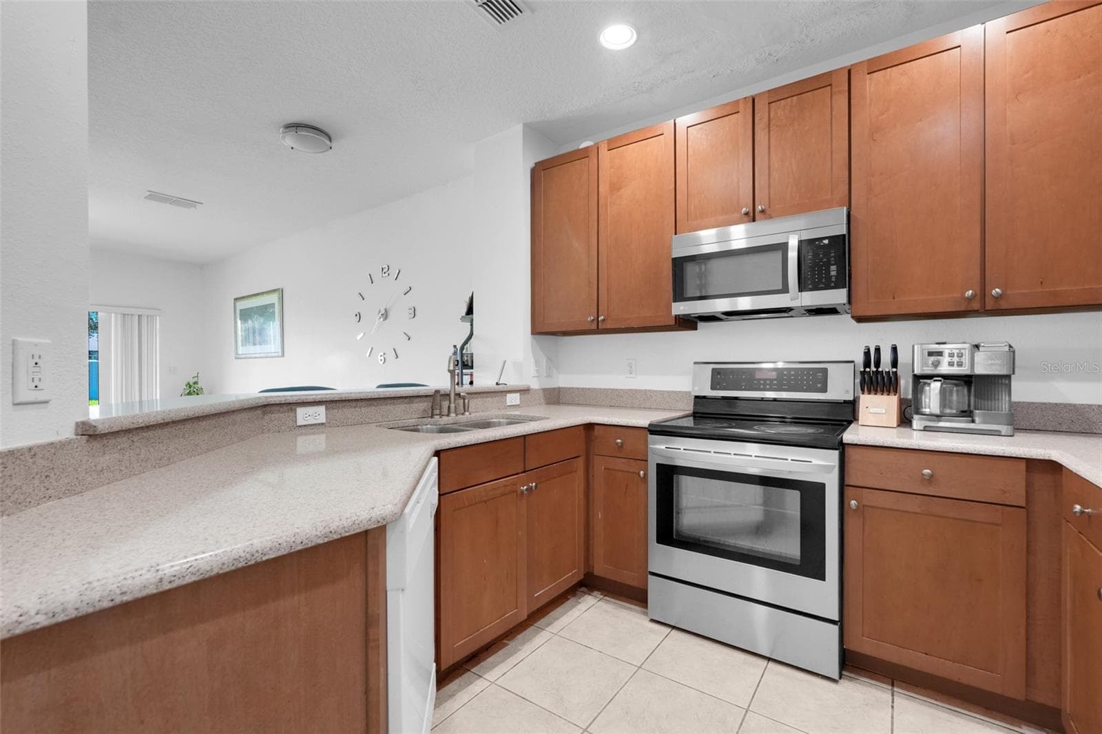 Townhouse at 9408 FLOWERING COTTONWOOD RD, ORLANDO, photo 18 of 47