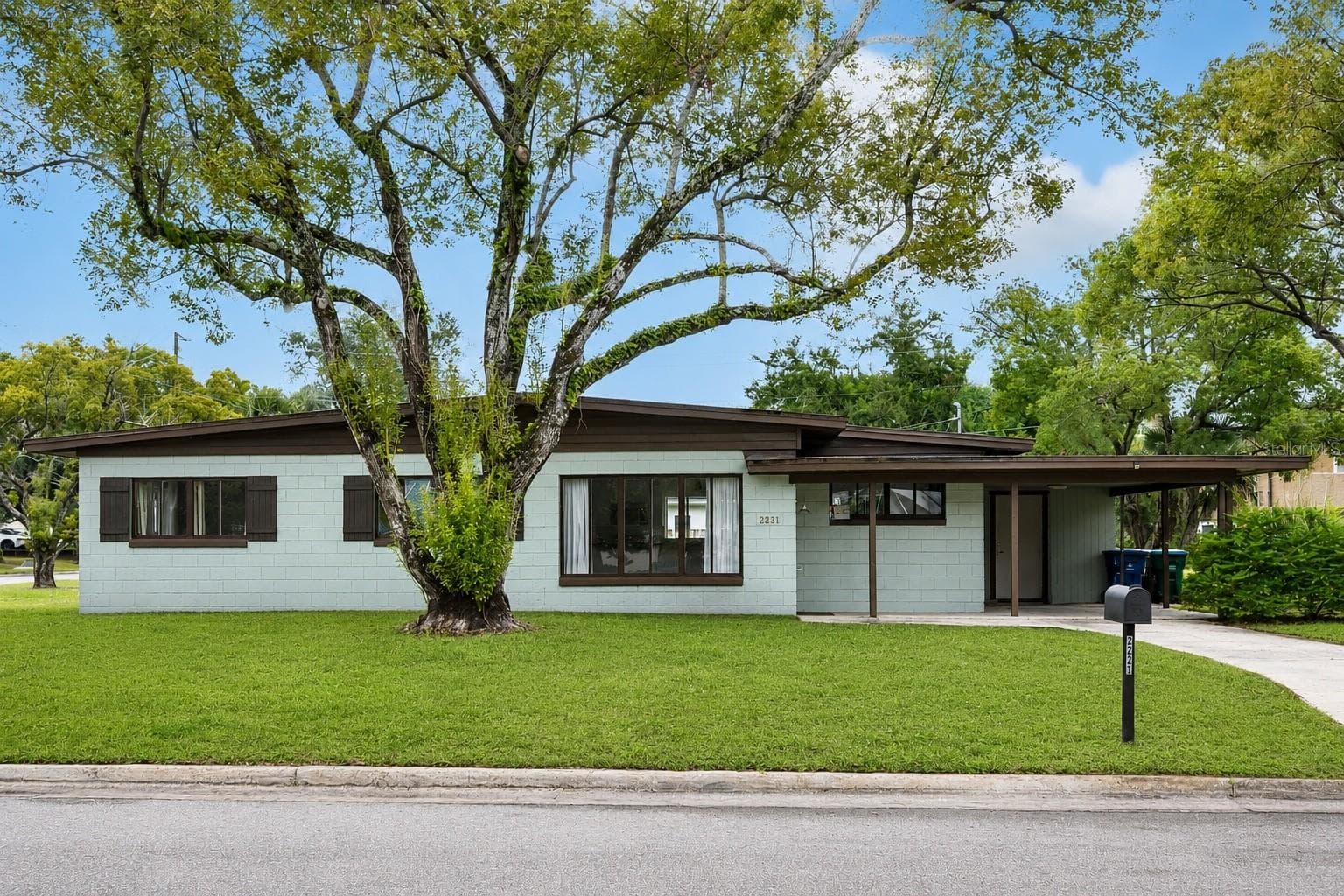 2231 NAIRN DR