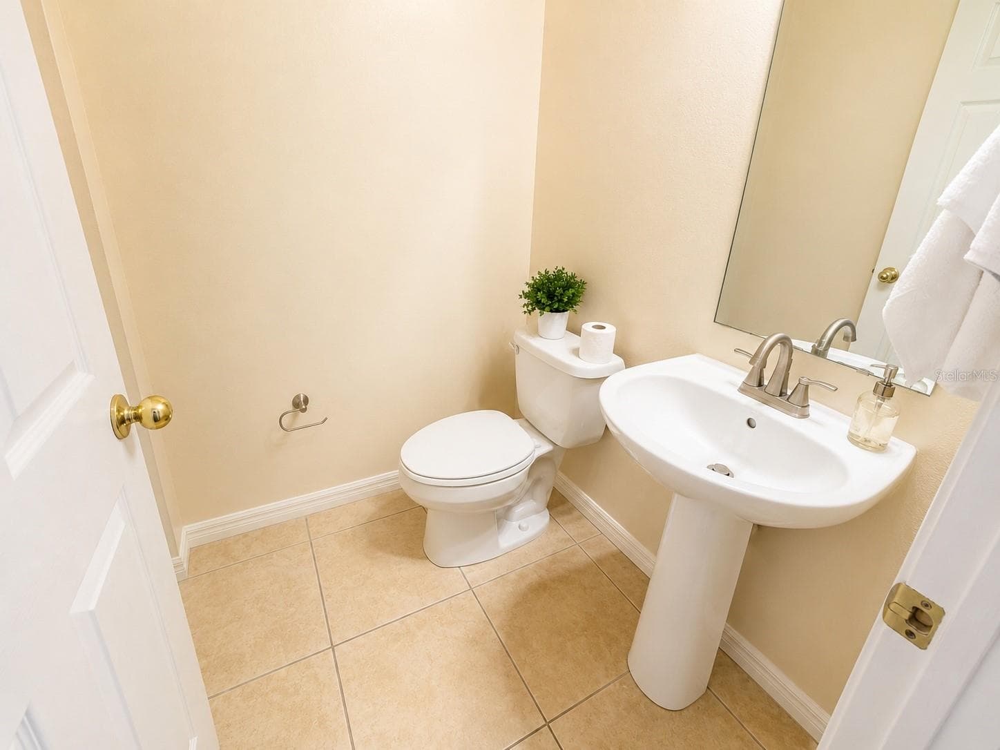 Townhouse at 7601 ACKLINS RD, KISSIMMEE, photo 5 of 14