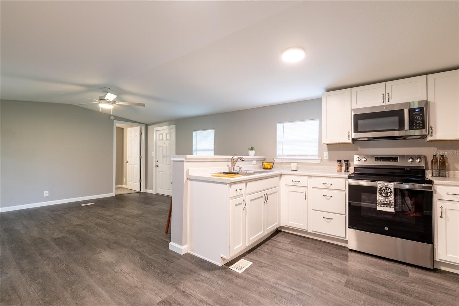 Manufactured Home at 12551 NE 14TH ST, WILLISTON, photo 11 of 73