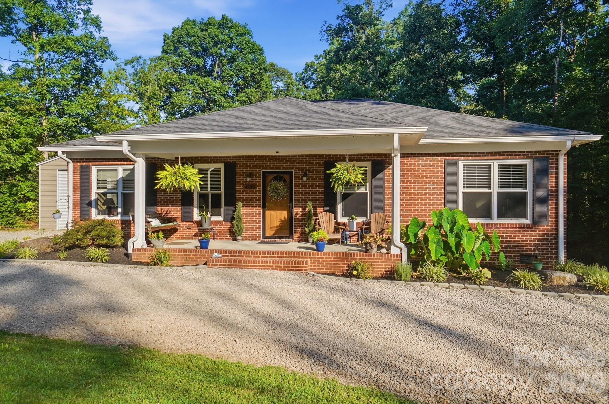 Single Family Residence at 4739 Mountain Island Drive W, Charlotte, photo 3 of 47