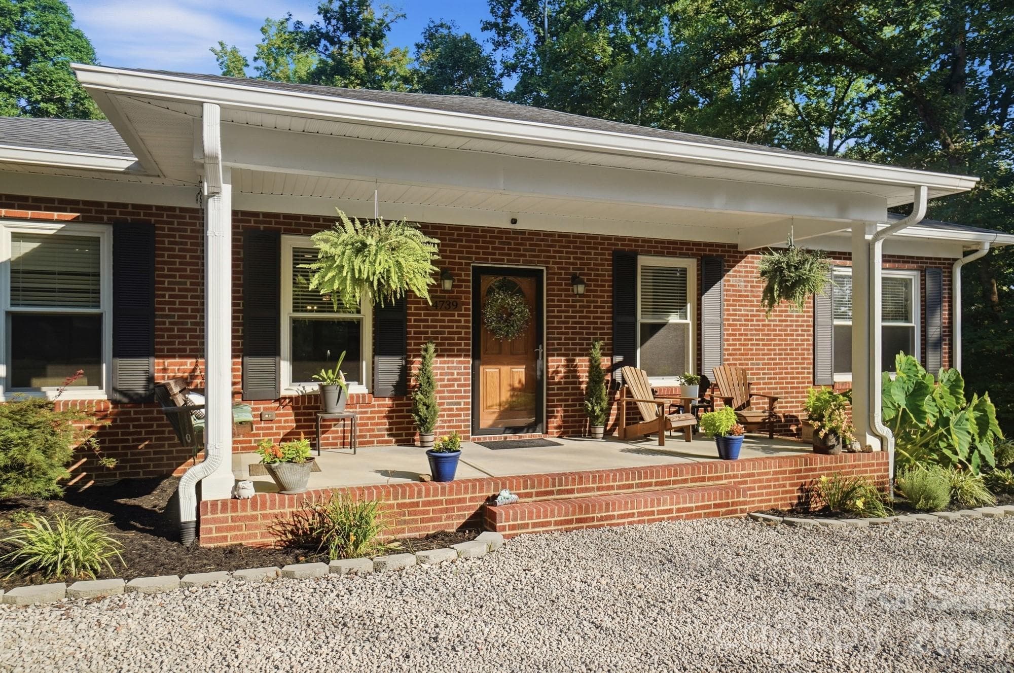 Single Family Residence at 4739 Mountain Island Drive W, Charlotte, photo 4 of 47