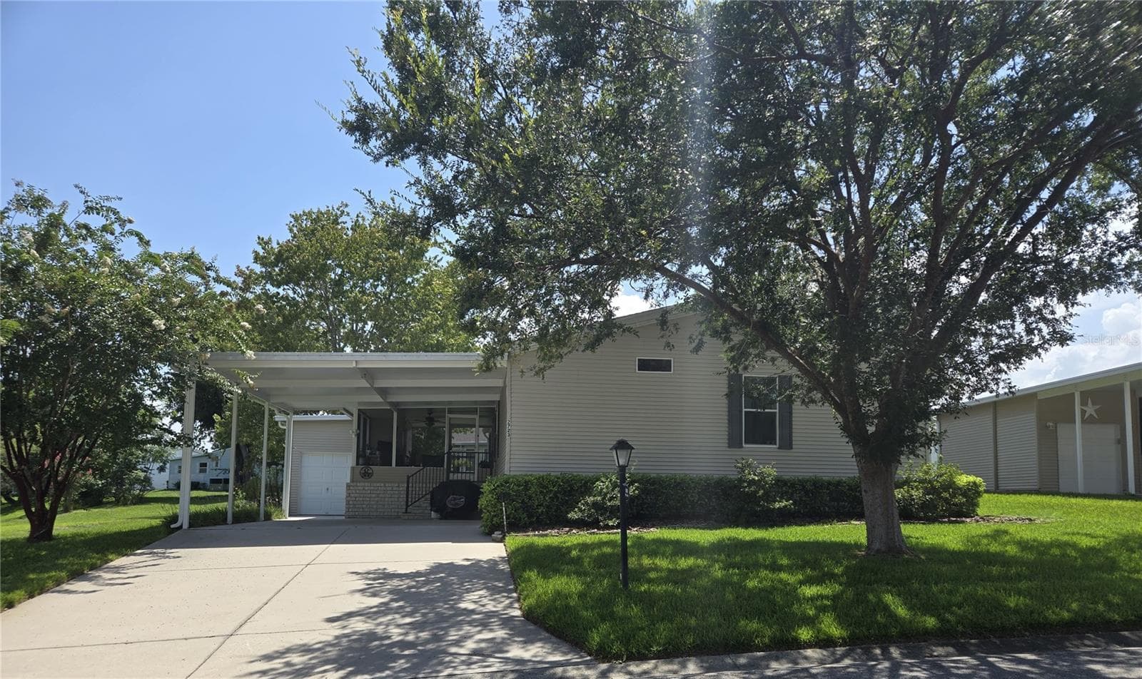 2723 LAKE GRASSMERE CIR #910