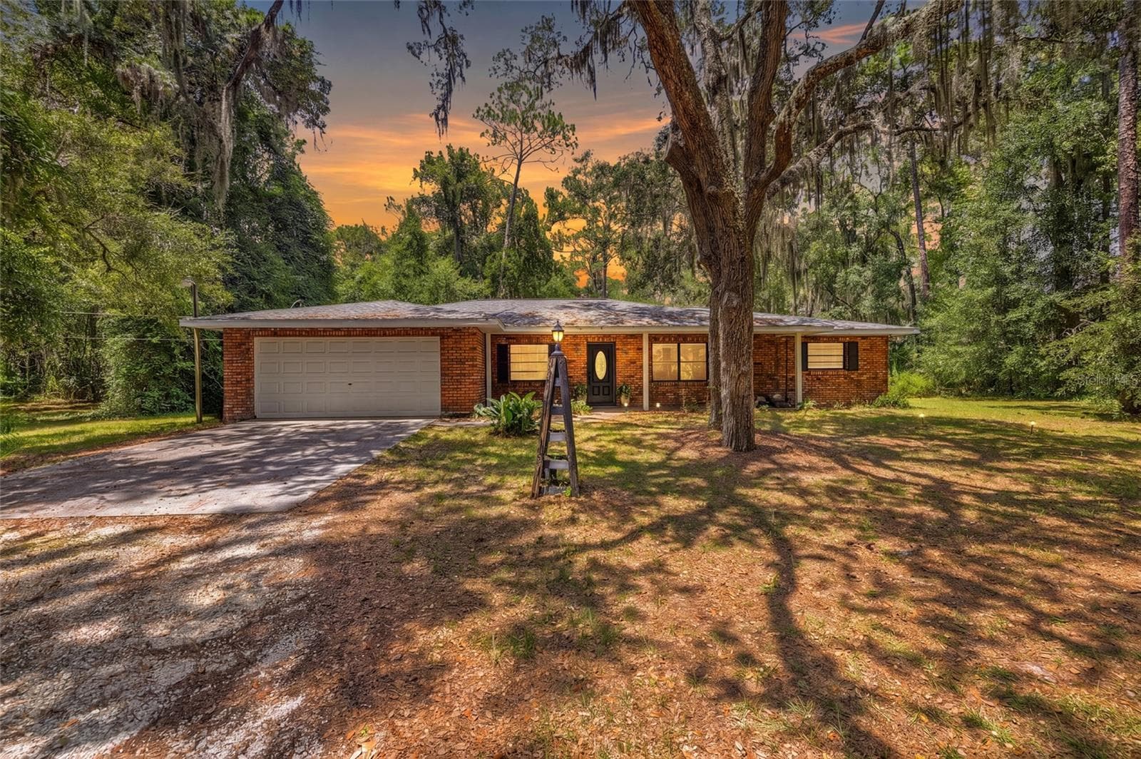 9661 W DEEPWOODS DR