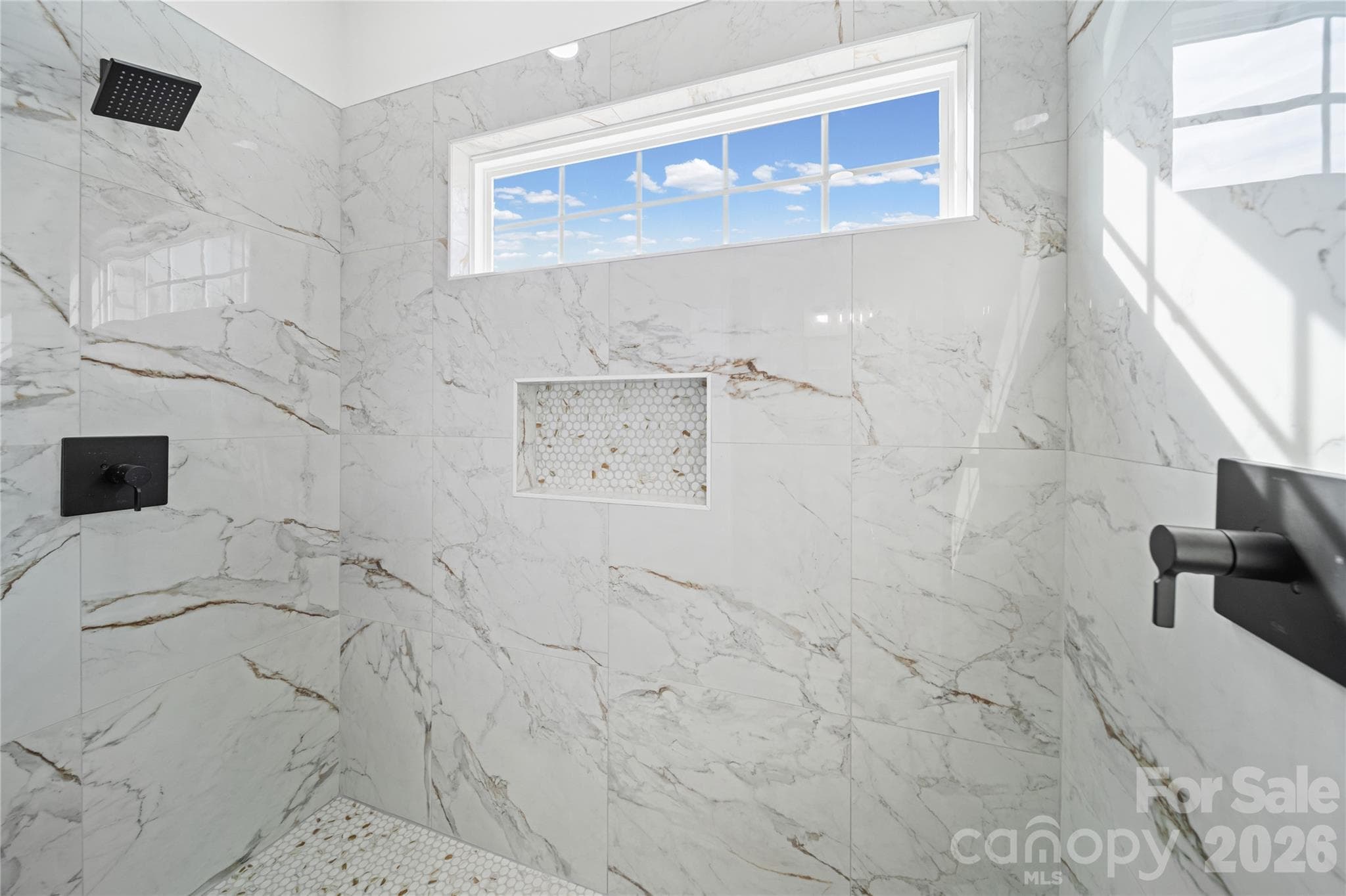 Shower Primary Bathroom Dual shower heads - 412 S Hill Street, Gastonia