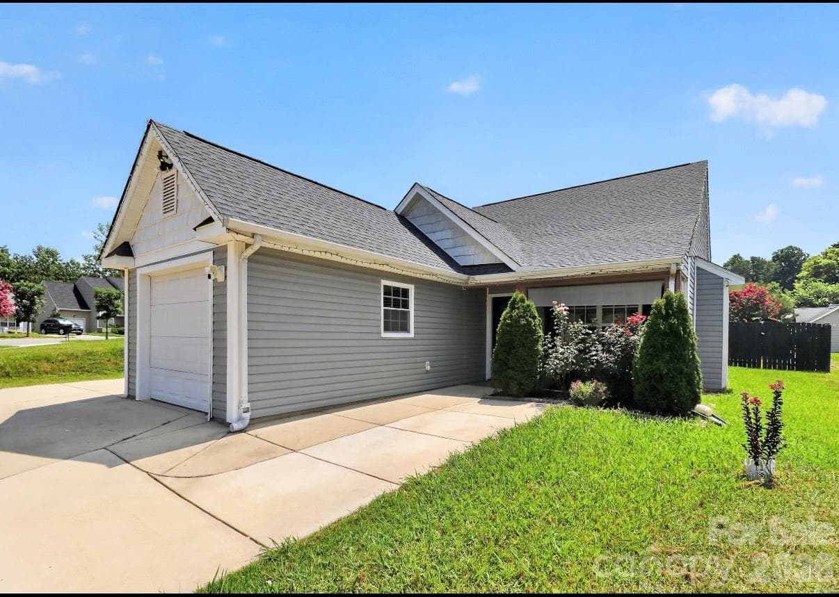 Single Family Residence at Charlotte, photo 3 of 37