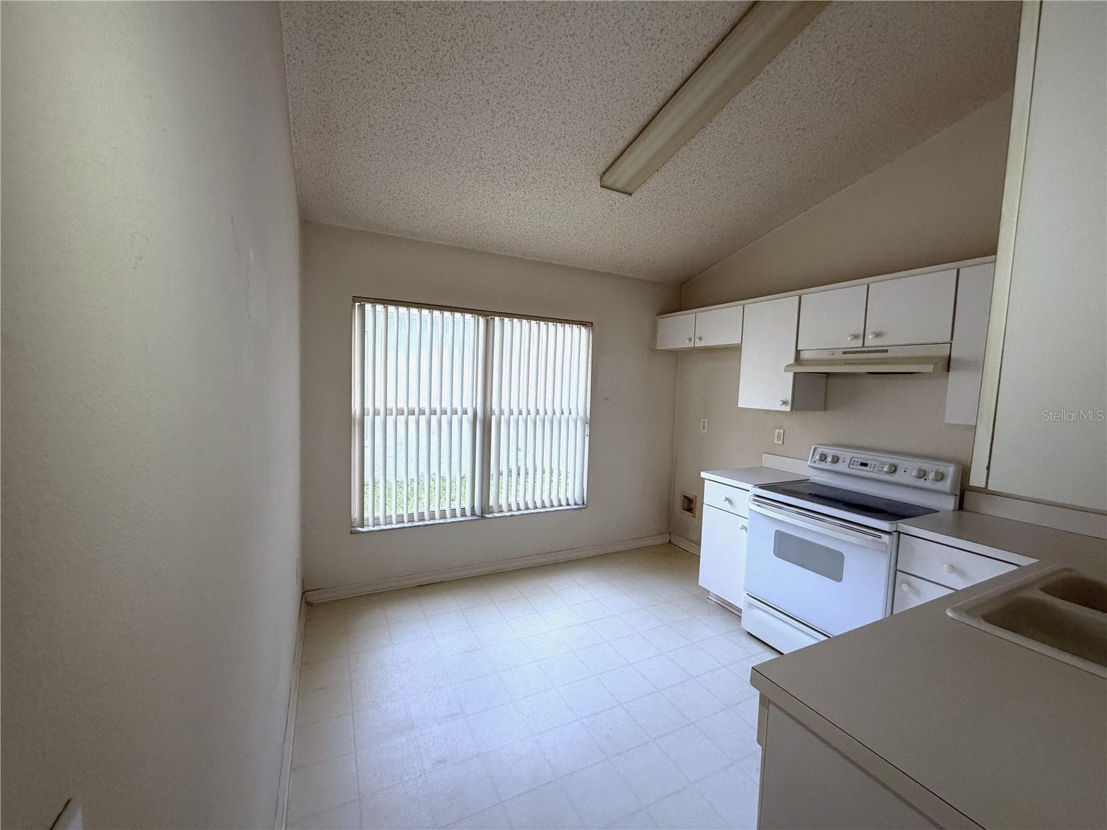 Single Family Residence at 6608 NORTHHAVEN CT, RIVERVIEW, photo 5 of 25