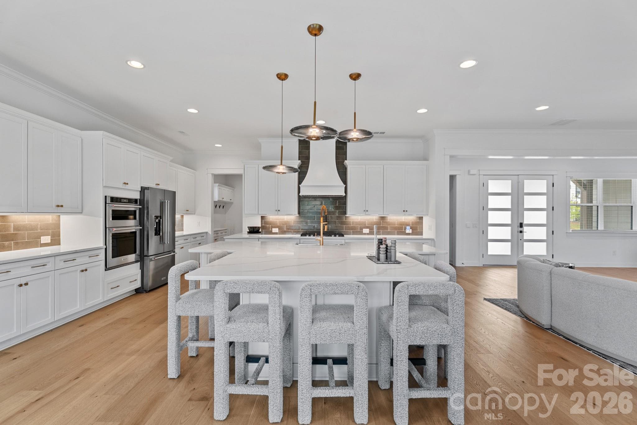 Dine-in Island - 13944 Roosevelt Grove Drive, Huntersville