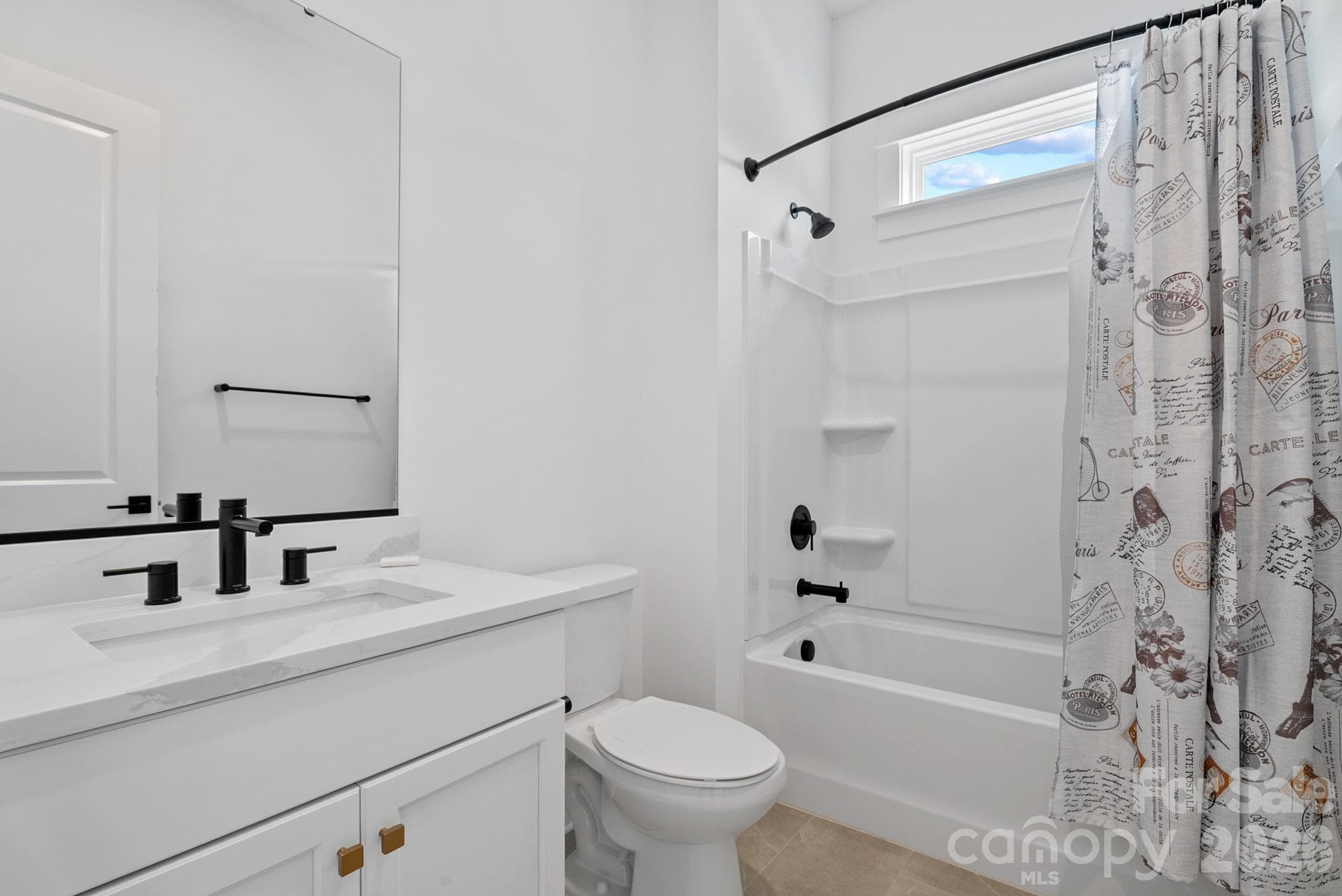 2nd Level Private Bathroom - 13944 Roosevelt Grove Drive, Huntersville
