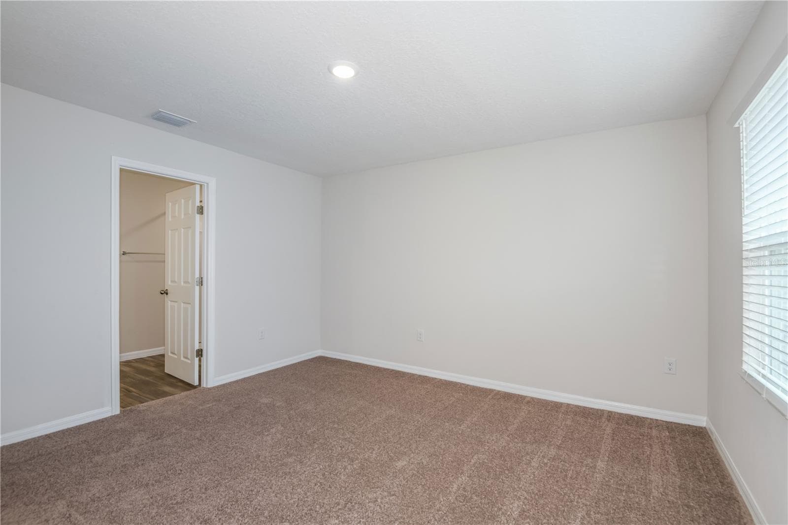 Single Family Residence at 9888 PELICAN COAST DR, DADE CITY, photo 5 of 27