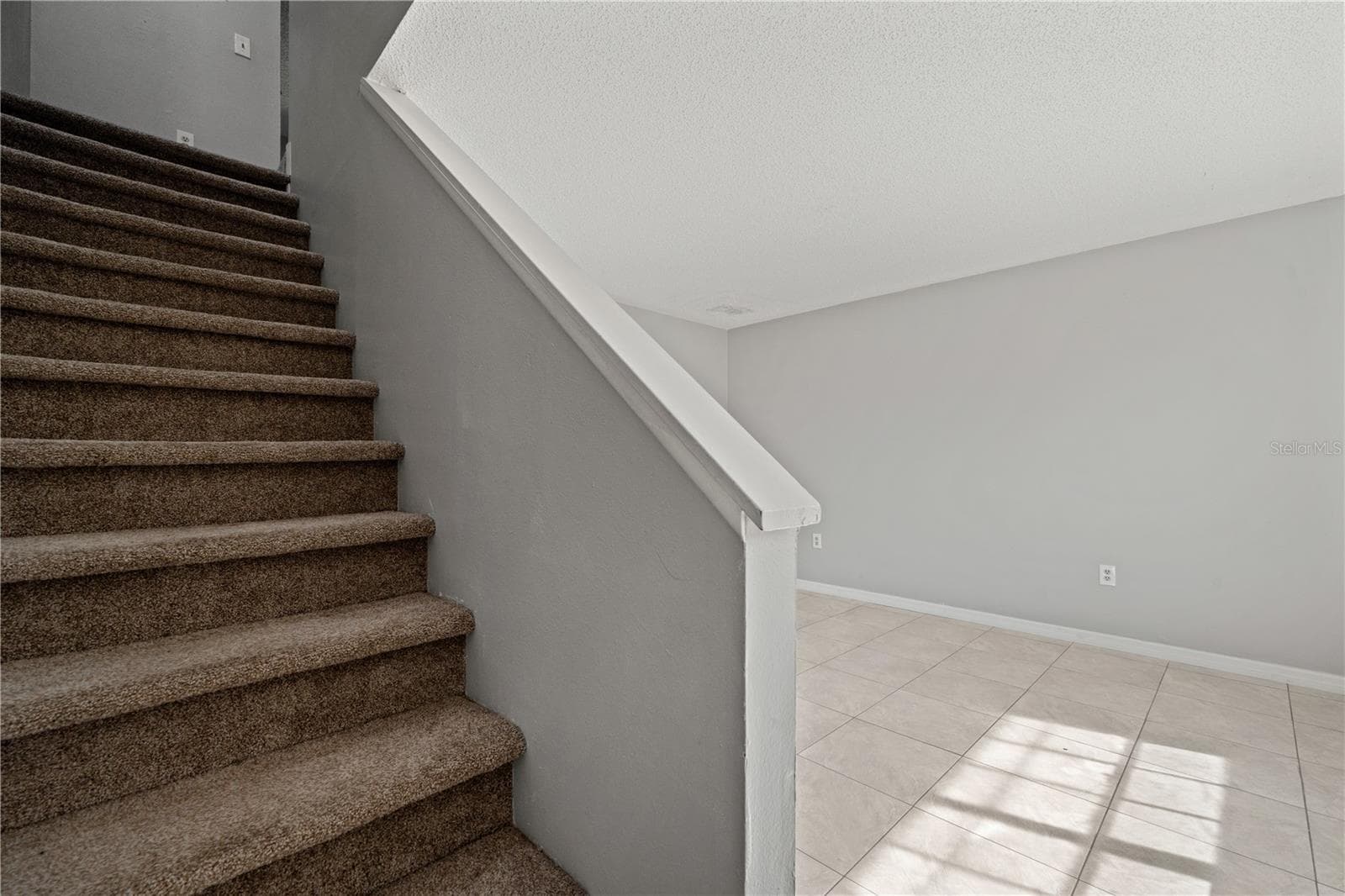 Townhouse at 1420 RIDGE LAKE CT, LAKELAND, photo 8 of 13