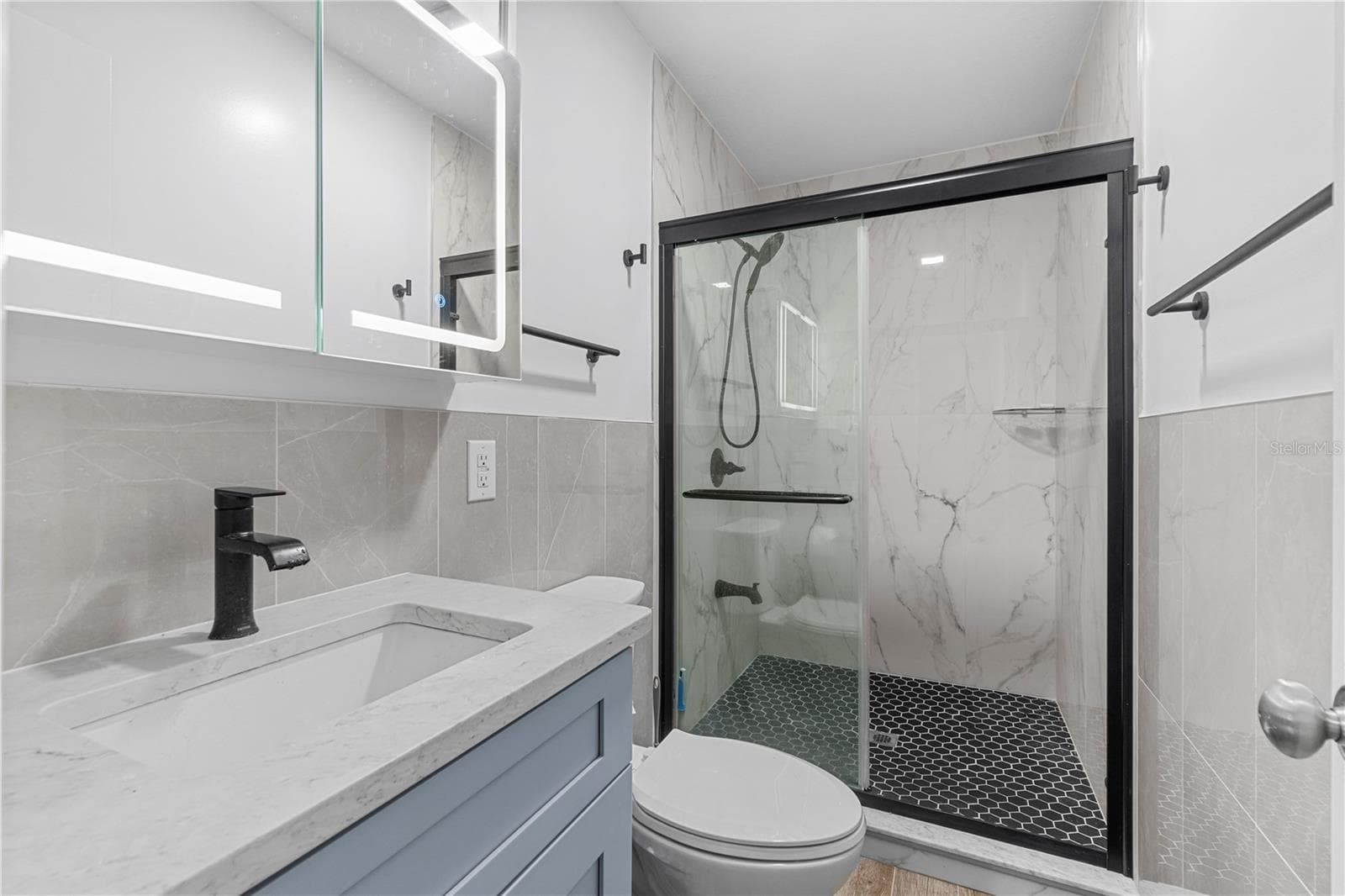 Guest bath - 3261 SE 41ST PL, OCALA