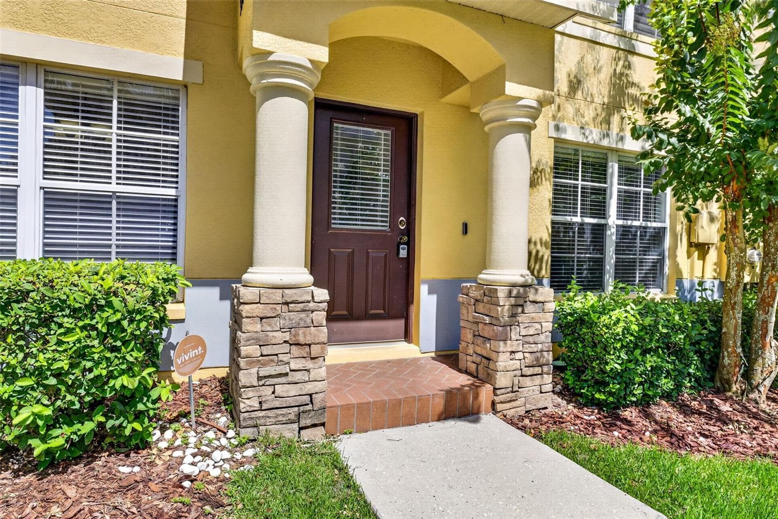 Townhouse at 37602 AARALYN RD, ZEPHYRHILLS, photo 4 of 42