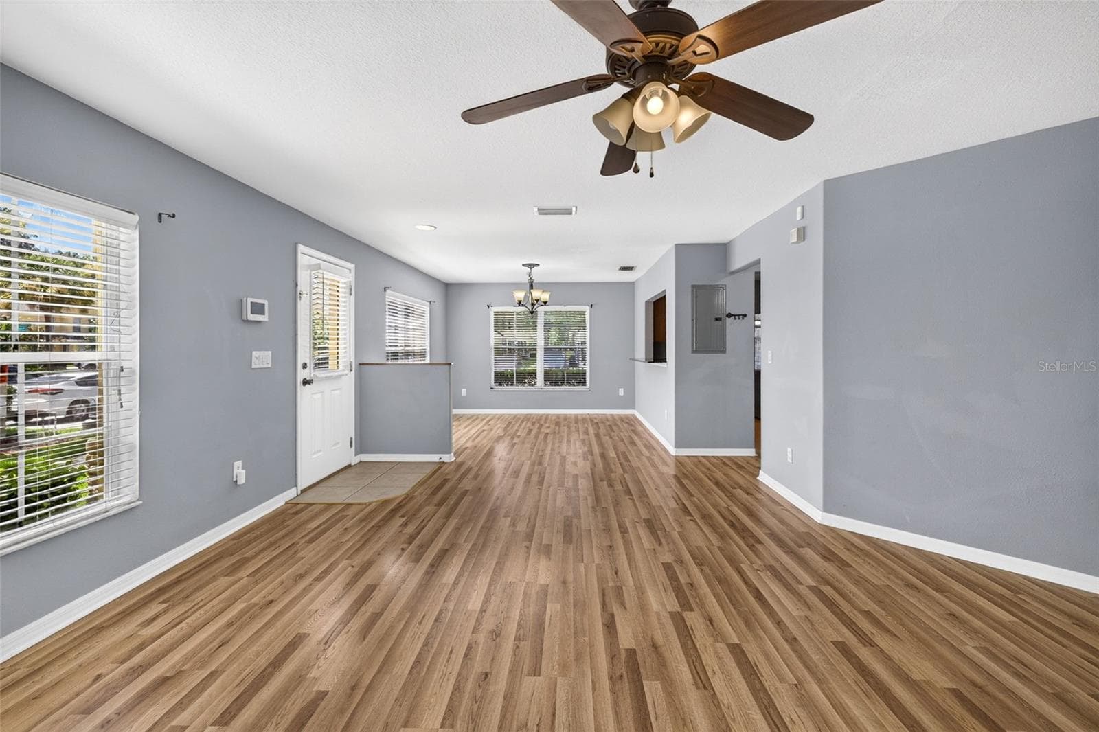 Townhouse at 37602 AARALYN RD, ZEPHYRHILLS, photo 7 of 42