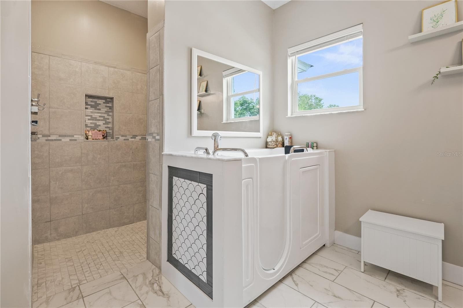 Primary Bathroom Shower and Tub - 306 CALENDAR ST, PORT CHARLOTTE