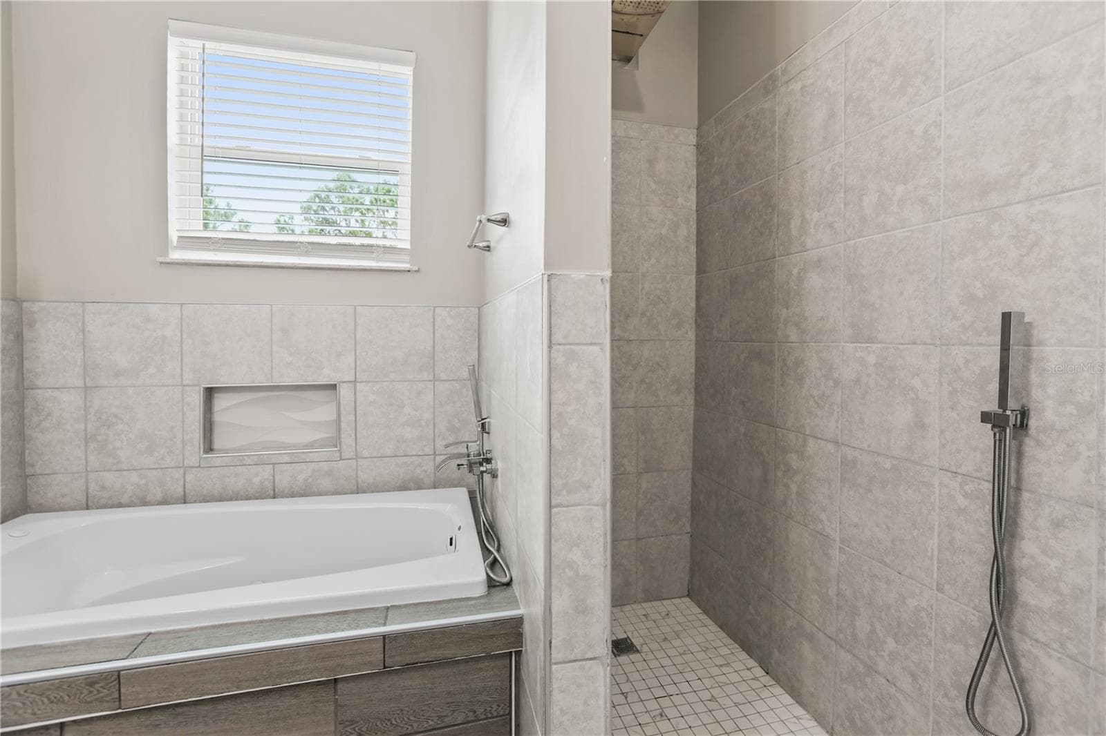 Bathroom 3 - 306 CALENDAR ST, PORT CHARLOTTE